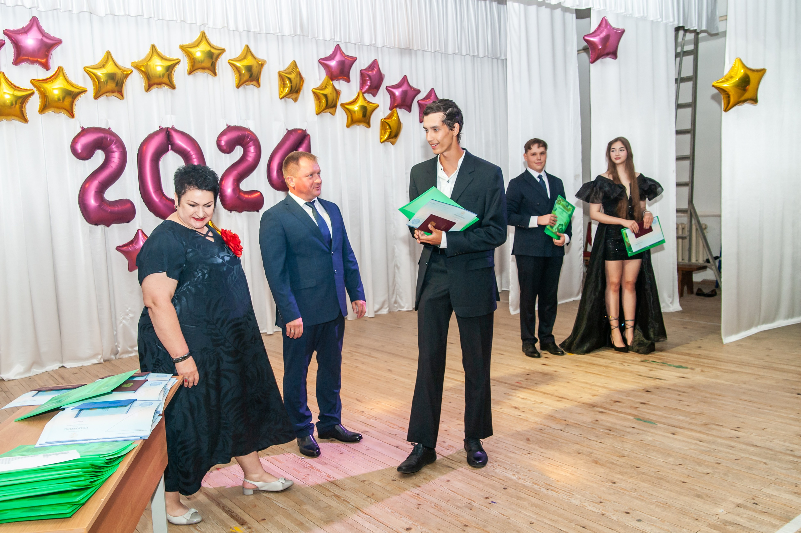 Выпускной МАОУ СОШ № 17 им. Эдуарда Есаяна. Свадебный и семейный фотограф Денис Лукьянов в Краснодаре, Краснодарском крае и Республике Крым