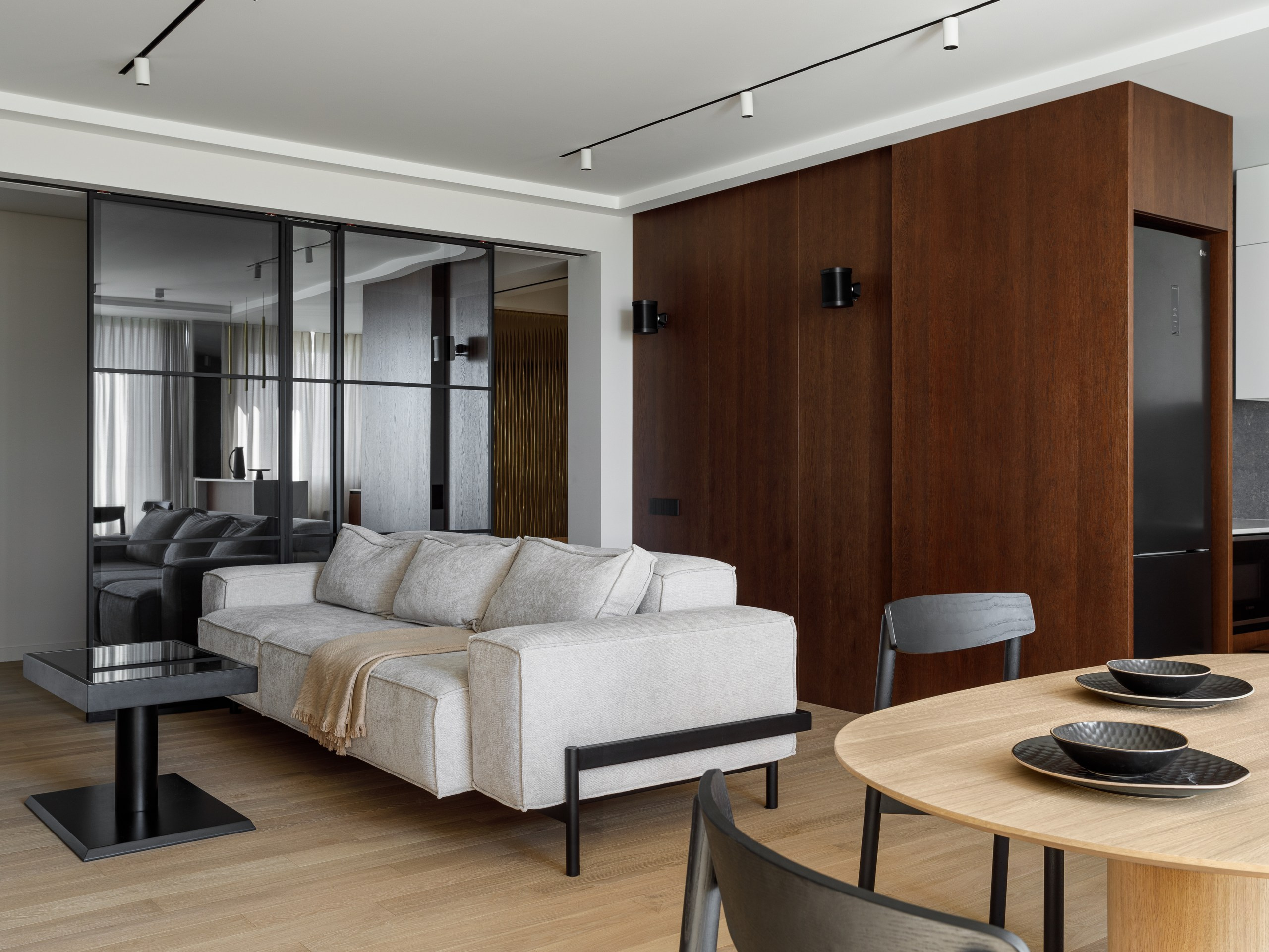 СЕРГЕЙ КУЗЕВАНОВ: КВАРТИРА НА ОСЕТИНСКОЙ. Интерьерный фотограф Дима Птицын и стилист Дарья Копылова