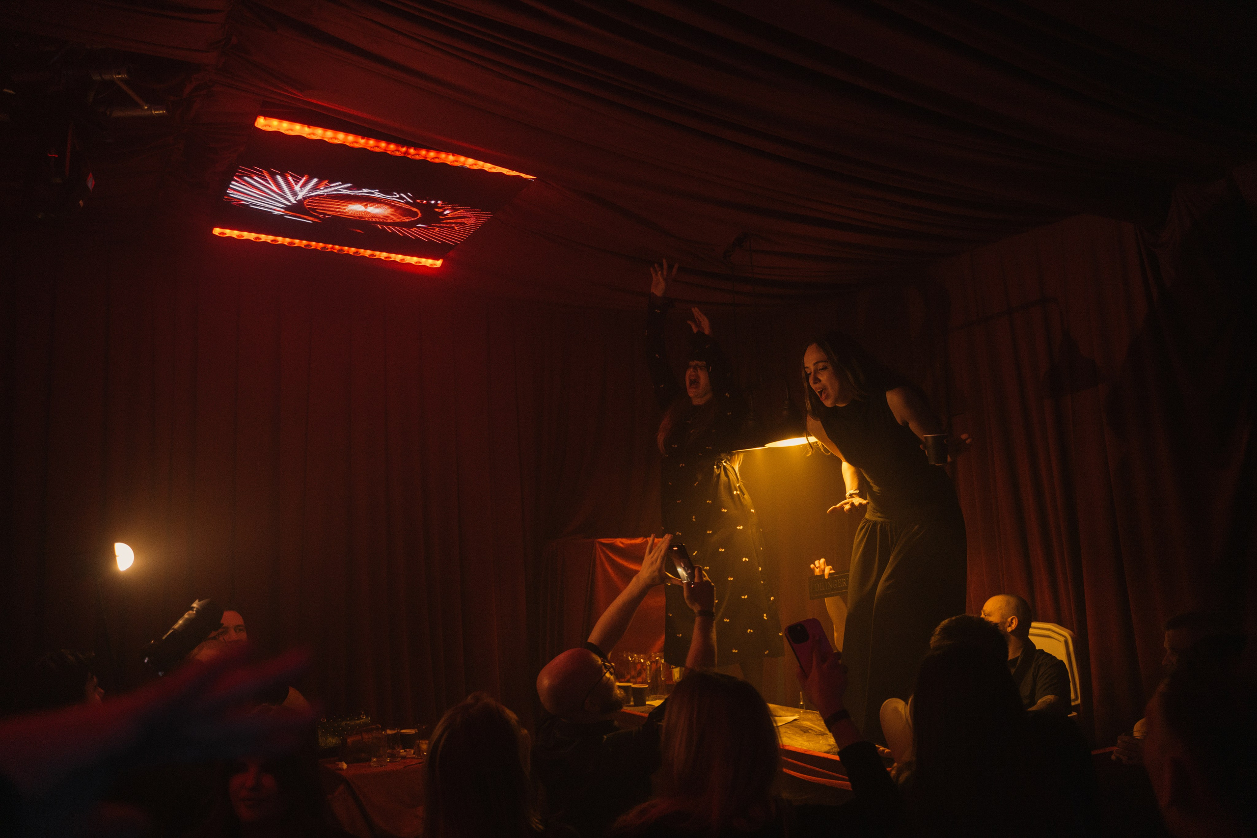 Открываю двери без ключа. Фотограф Евстигнеев Илья