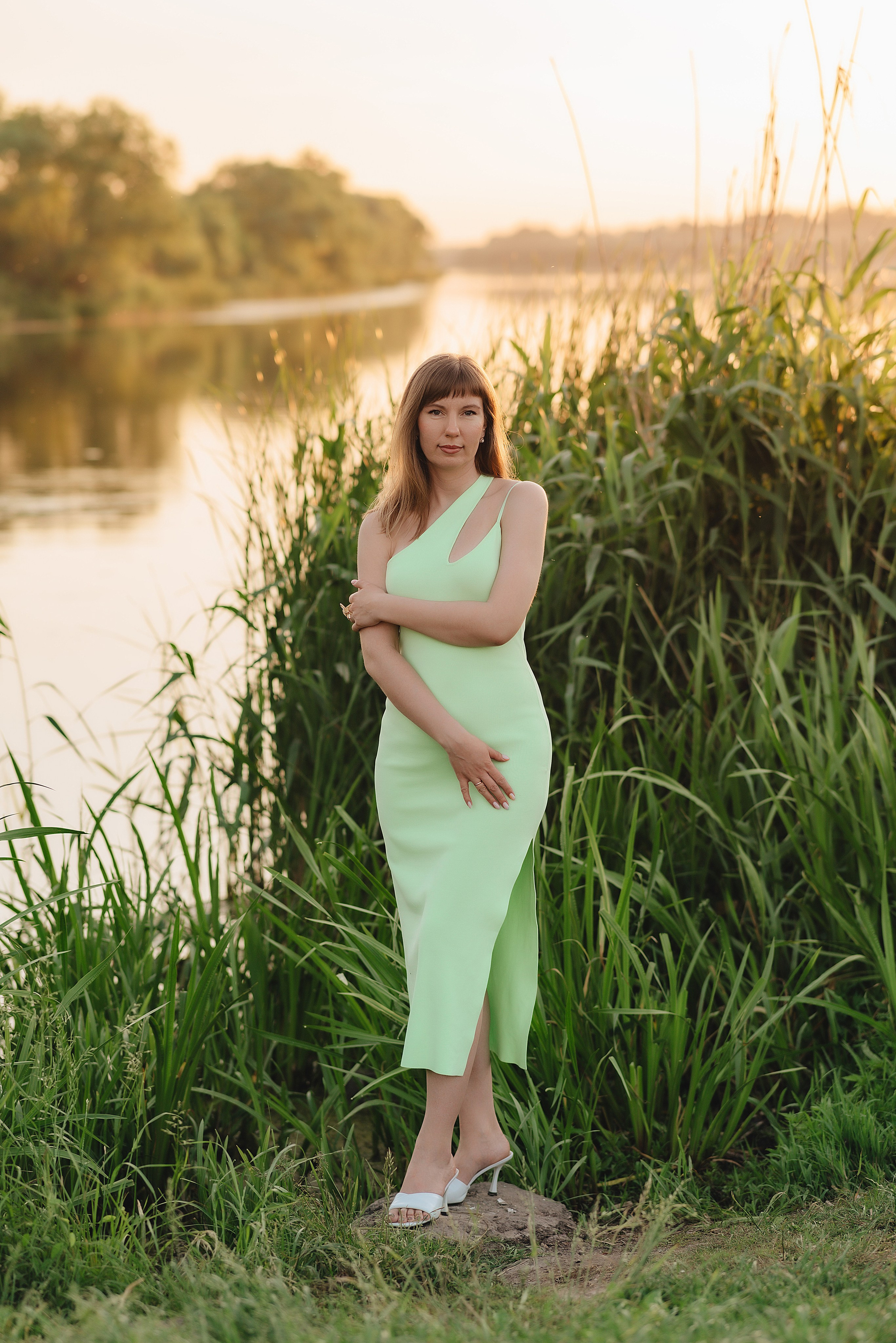 Анастасия | Съемка на закате с букетом пионов. Фотограф Карина Шмулёва. Воронеж и область