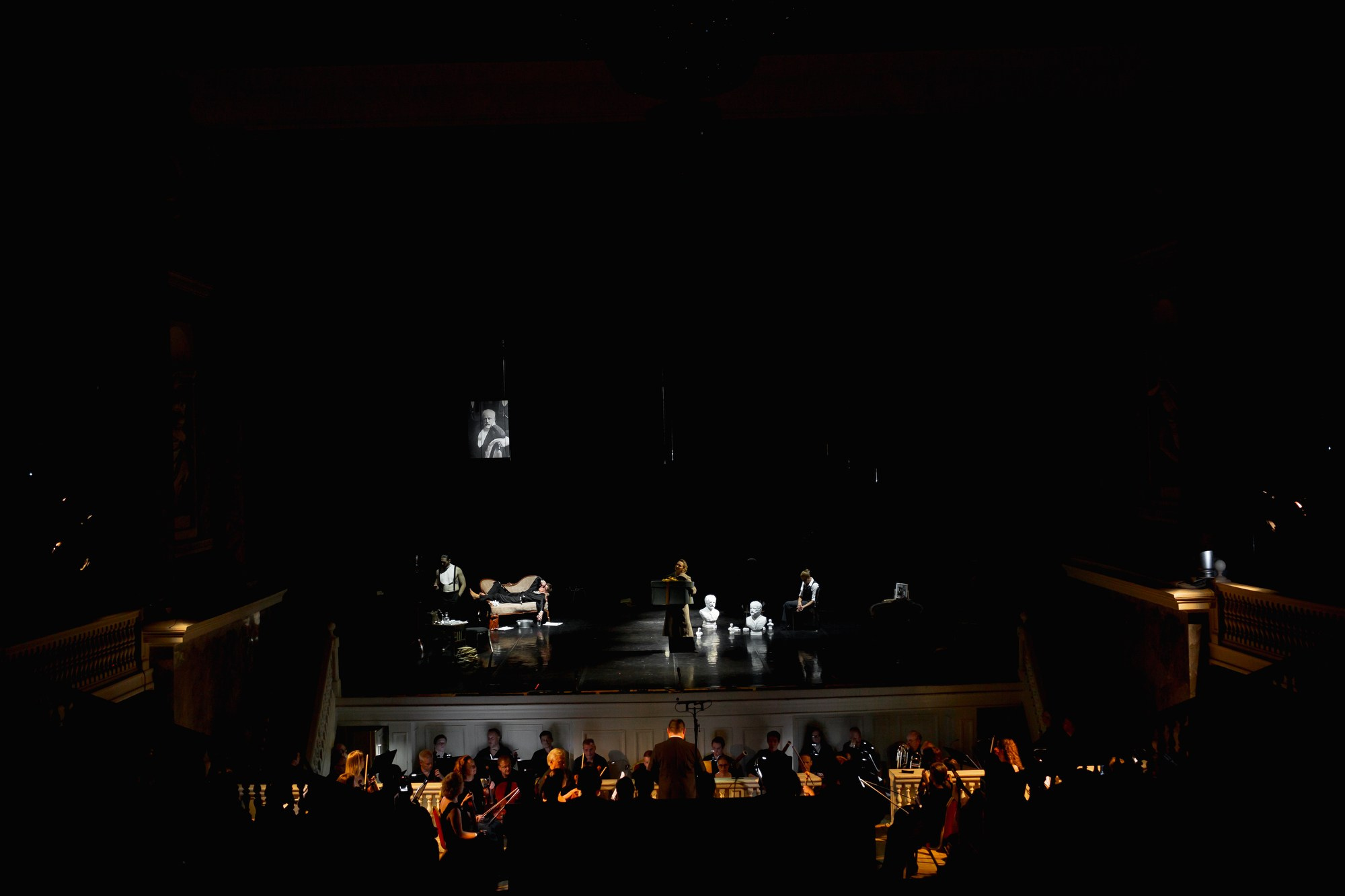 Спектакль Приглушенные голоса в Театре Эрмитажа (+репетиция). Семейный и портретный фотограф в Санкт-Петербурге Андрей Воробьев