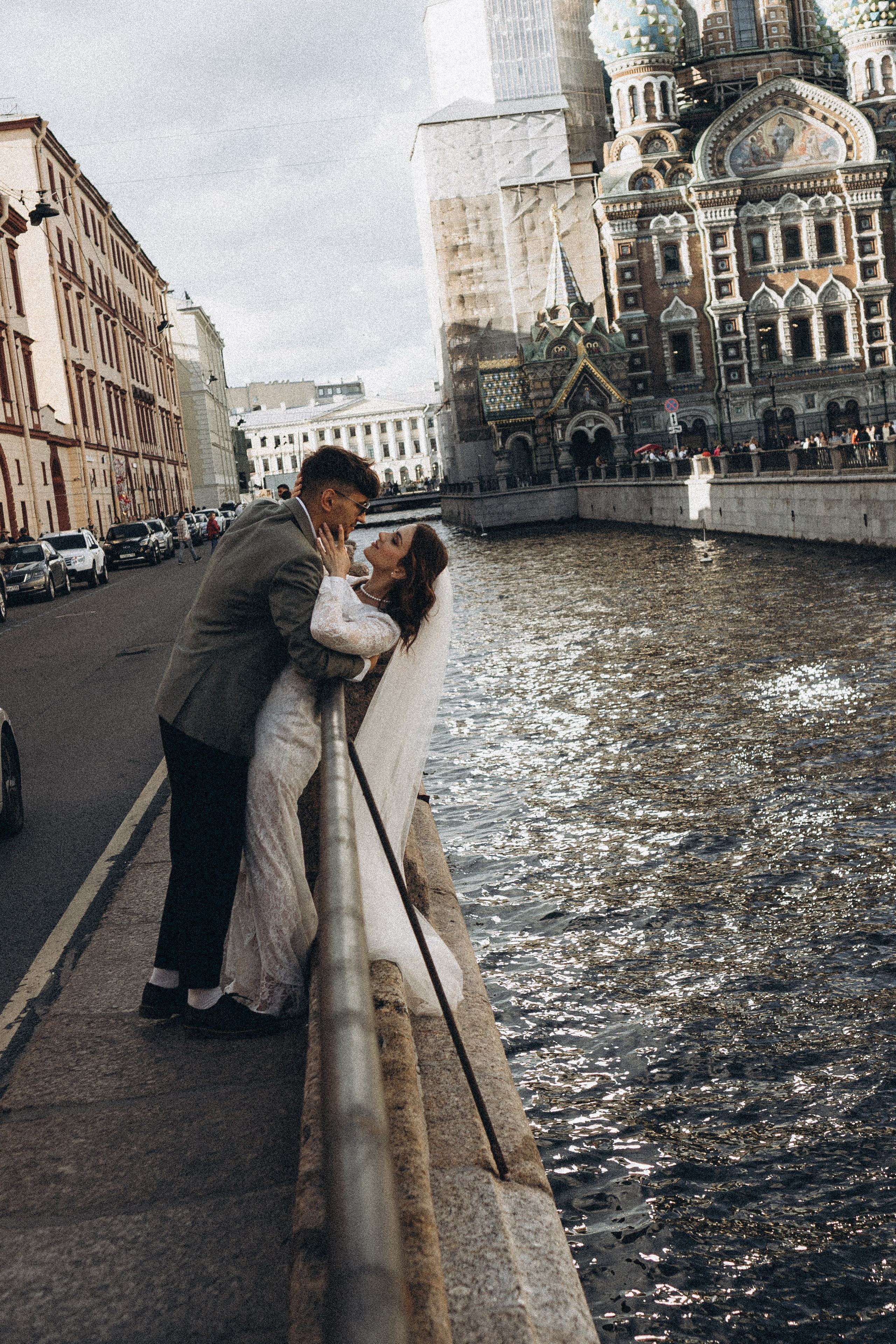 СВАДЕБНАЯ ПРОГУЛКА ВОЗЕ ИСАИКЕВСКОГО СОБОРА АСТОРИИ И ЗАКОНОДАЛЕТНОГО СОБРАНИЯ. Профессиональный фотограф, Санкт-Петербург — Виктория Богомолова