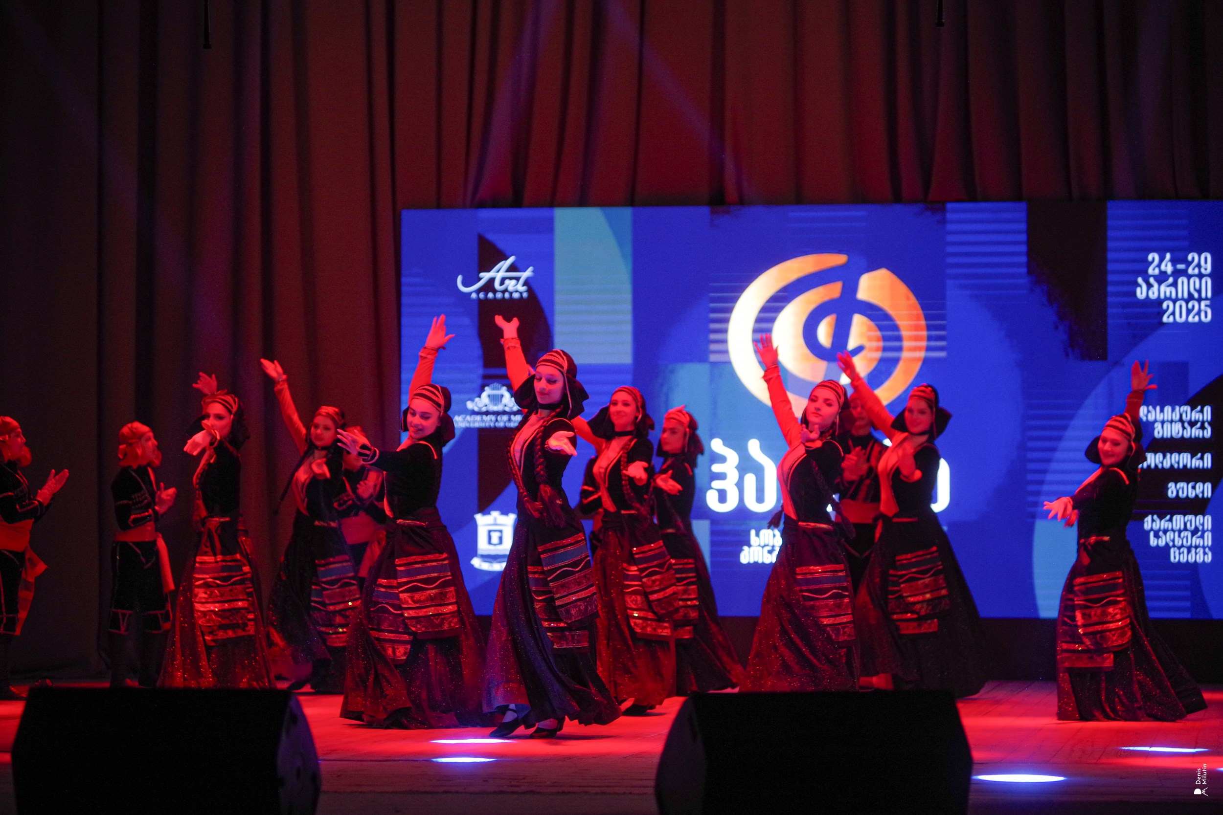 Танцы в Хоби. Портретный фотограф Денис Милютин