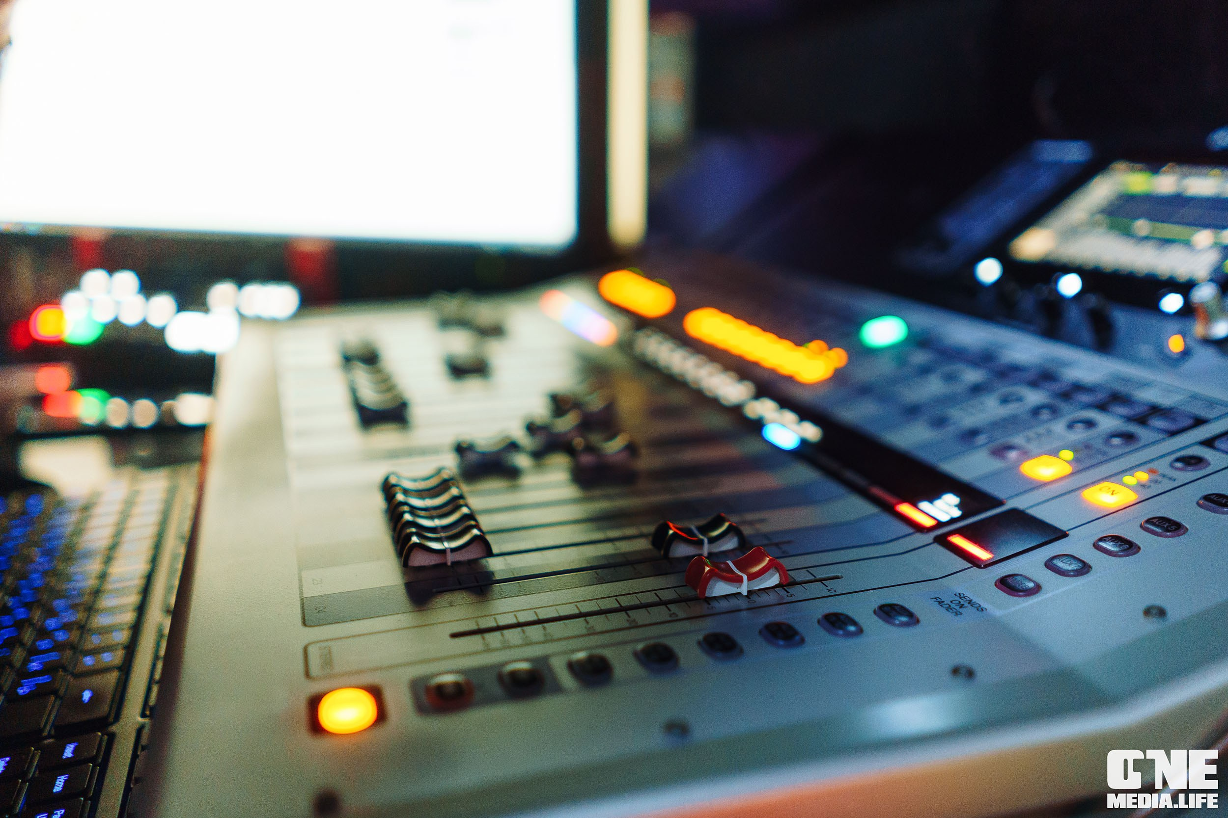 Фоторепортаж из караоке-клубе Эйфория. One Media Life: фоторепортажи, фотоотчеты с мероприятий и заведений