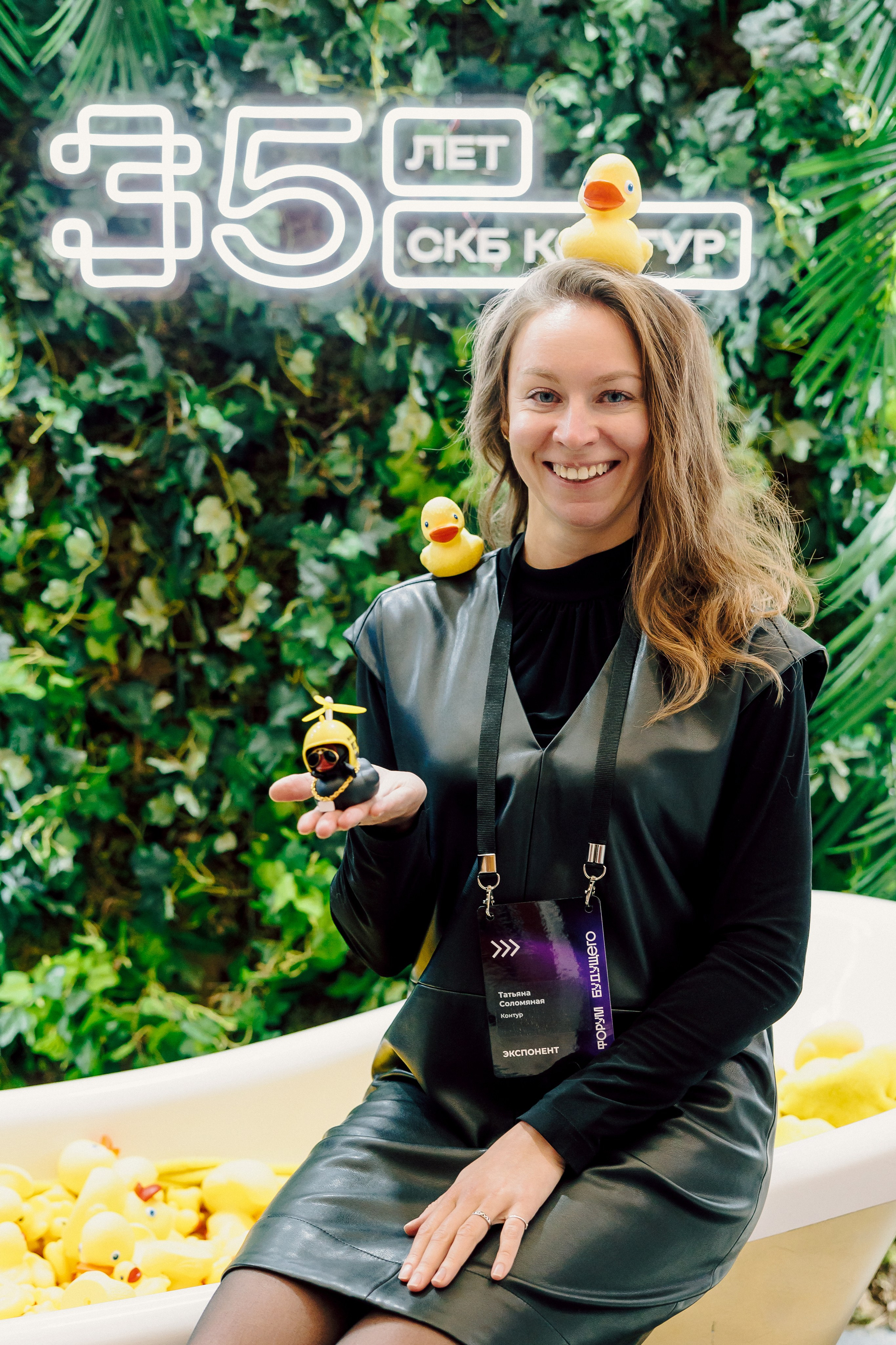 СКБ Контур — Форум будущего — Стенд. Лёшка Варзегов — фотограф