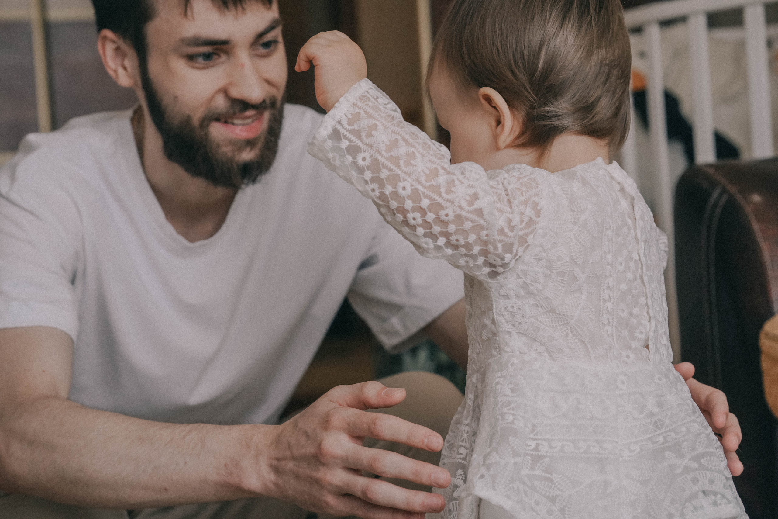 Она стала его нежностью. Семейный и свадебный фотограф