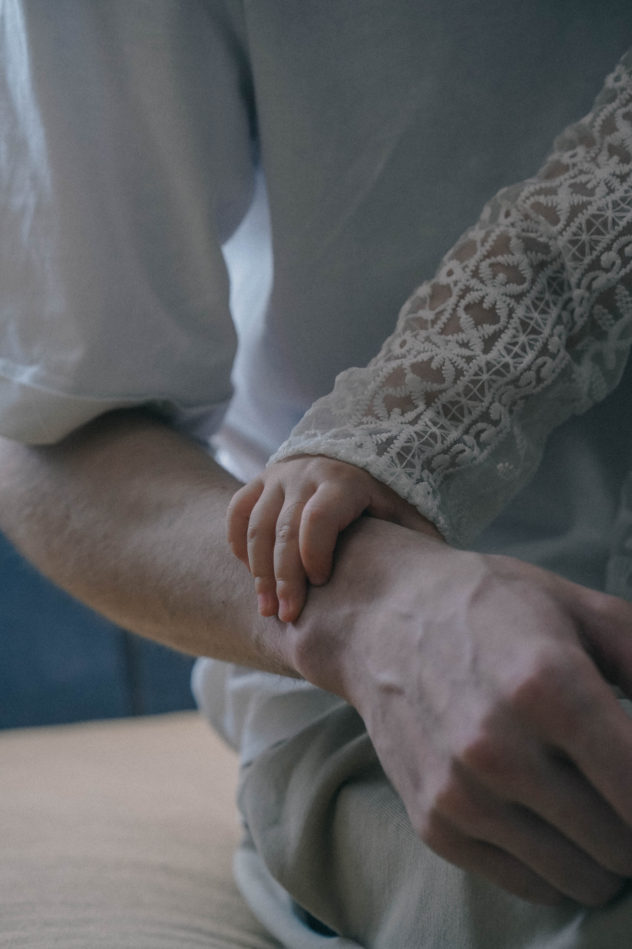 Она стала его нежностью. Семейный и свадебный фотограф