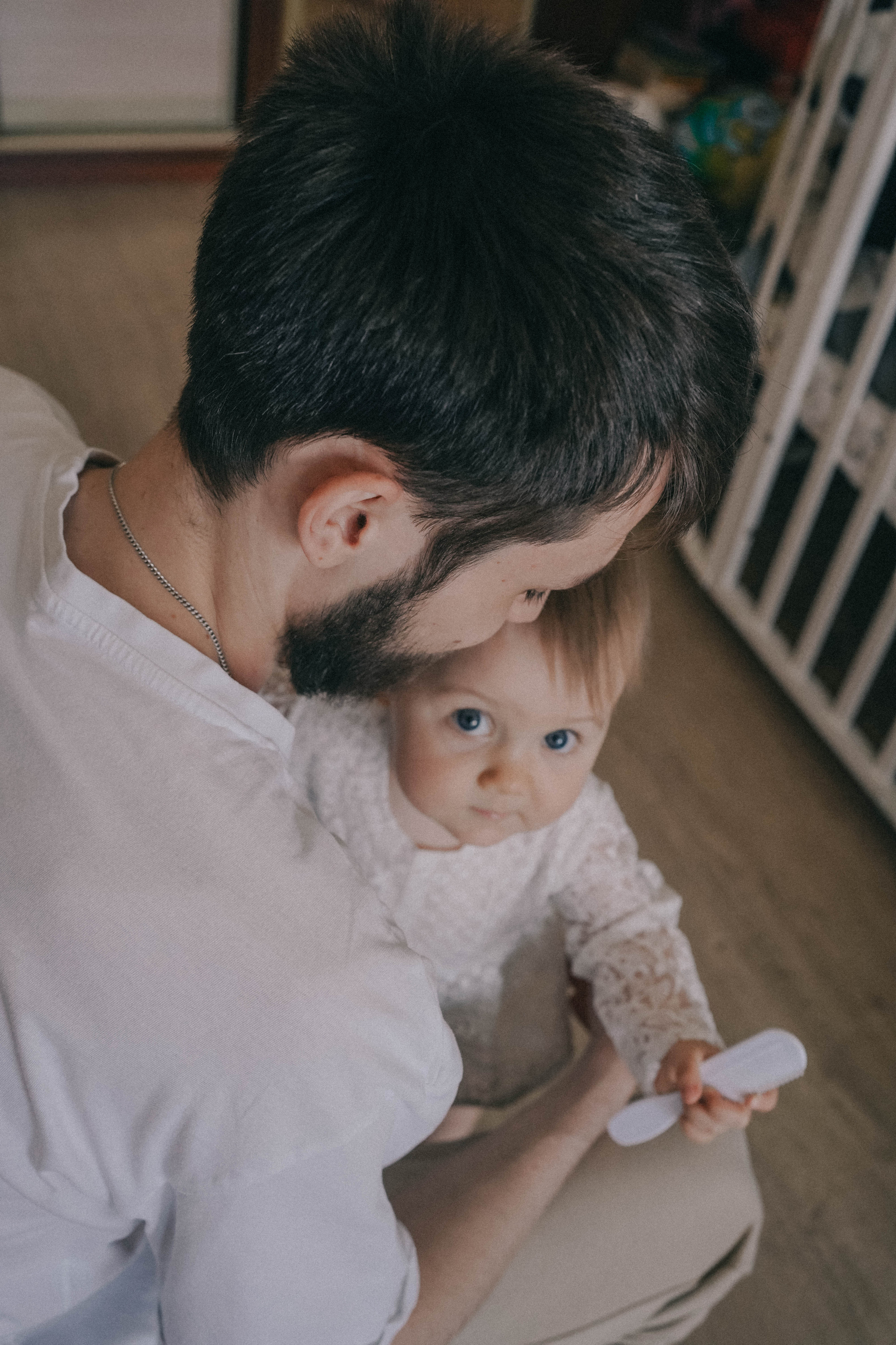 Она стала его нежностью. Семейный и свадебный фотограф