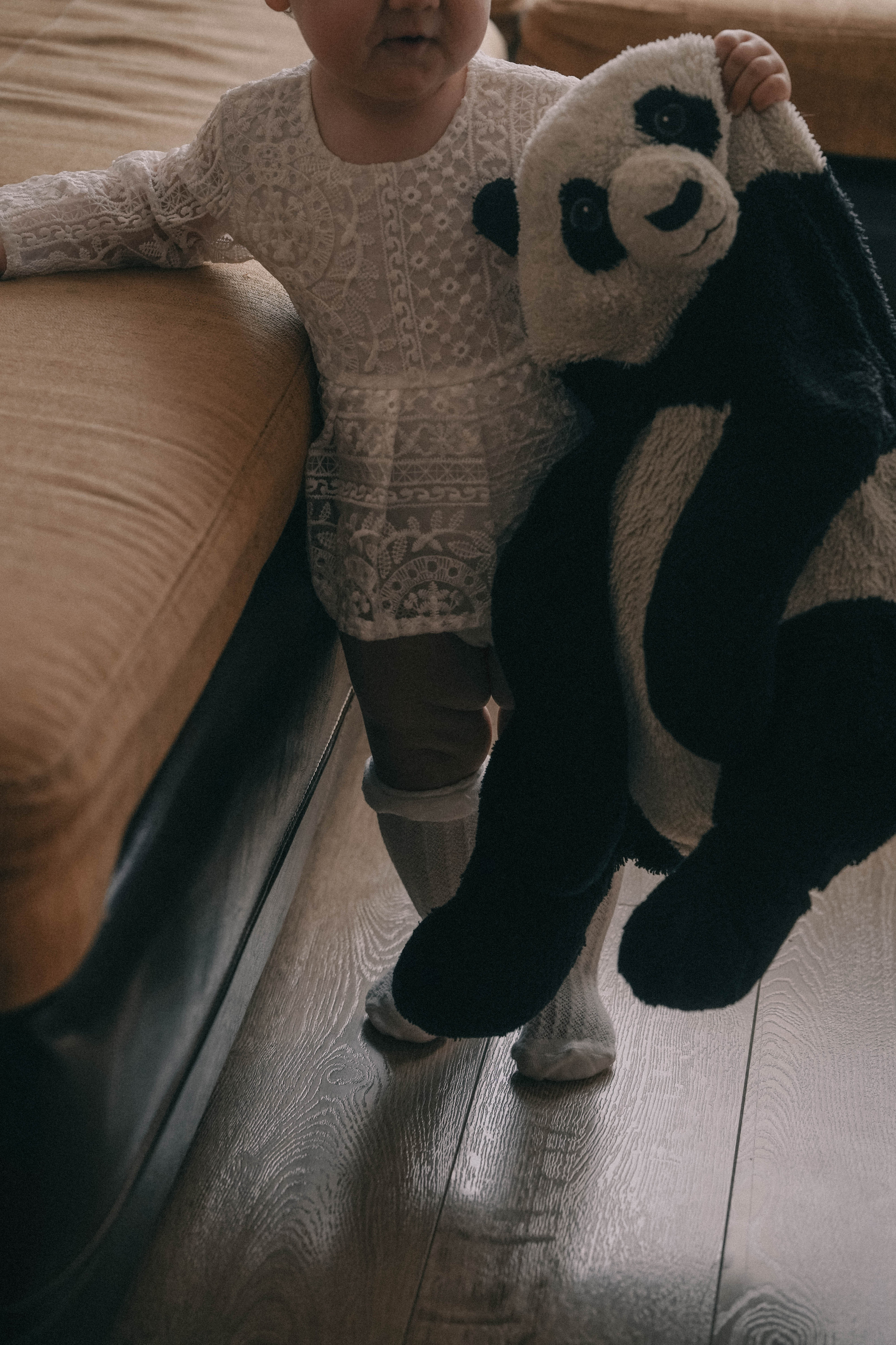 Она стала его нежностью. Семейный и свадебный фотограф