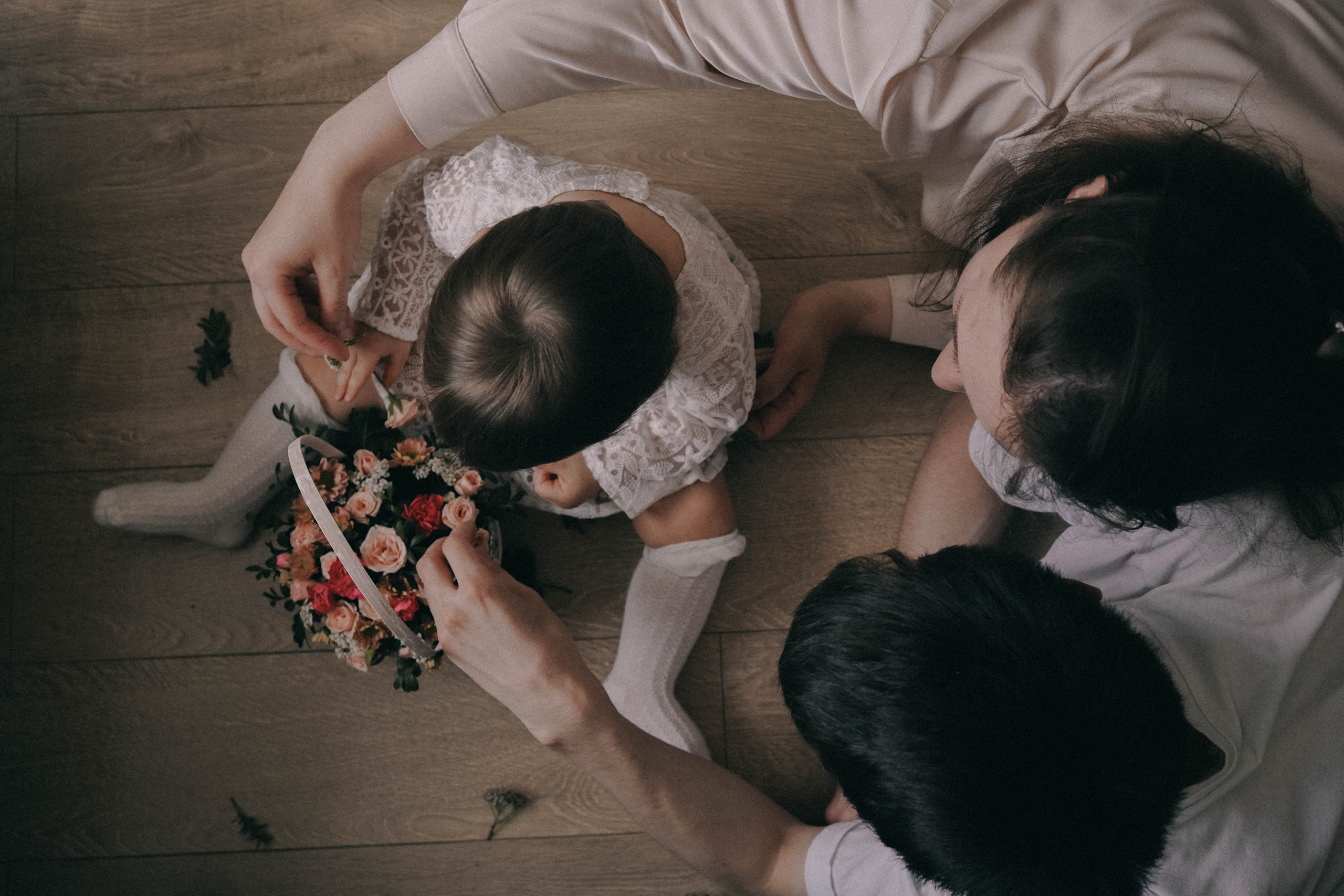 Она стала его нежностью. Семейный и свадебный фотограф