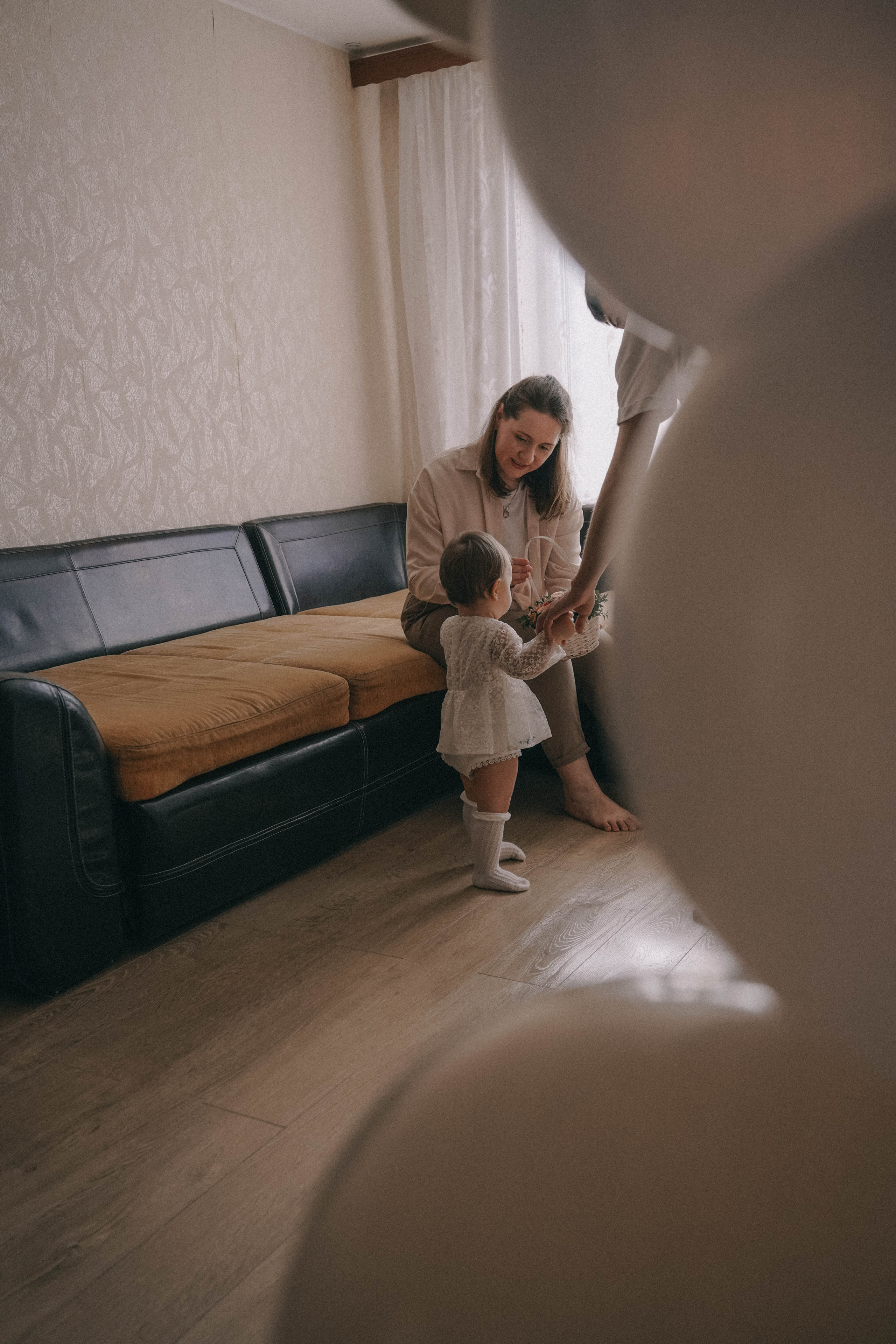 Она стала его нежностью. Семейный и свадебный фотограф