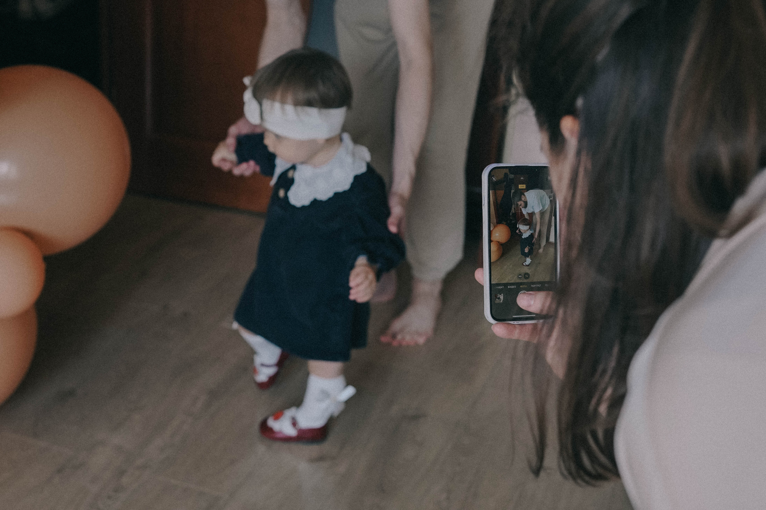 Она стала его нежностью. Семейный и свадебный фотограф