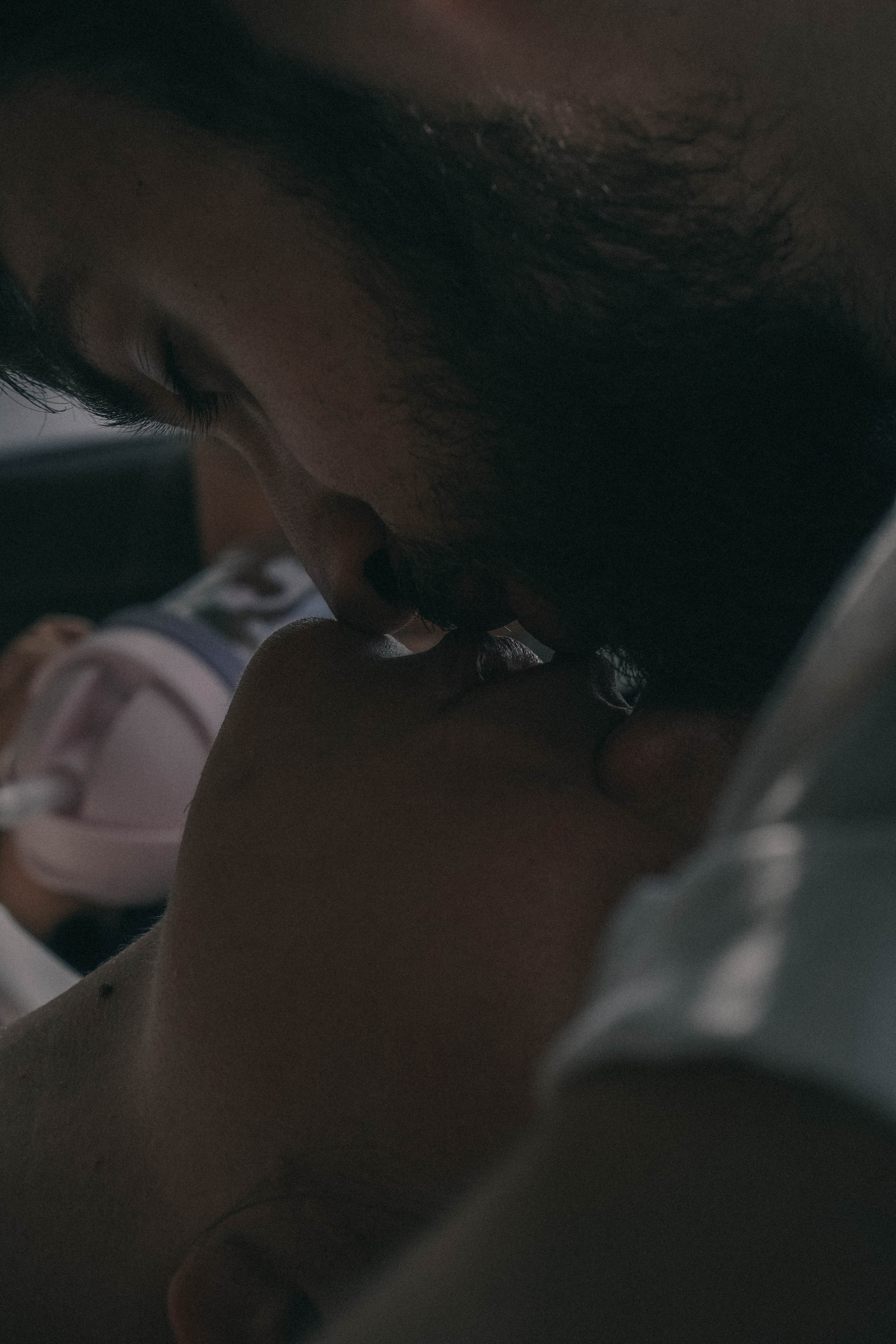 Она стала его нежностью. Семейный и свадебный фотограф