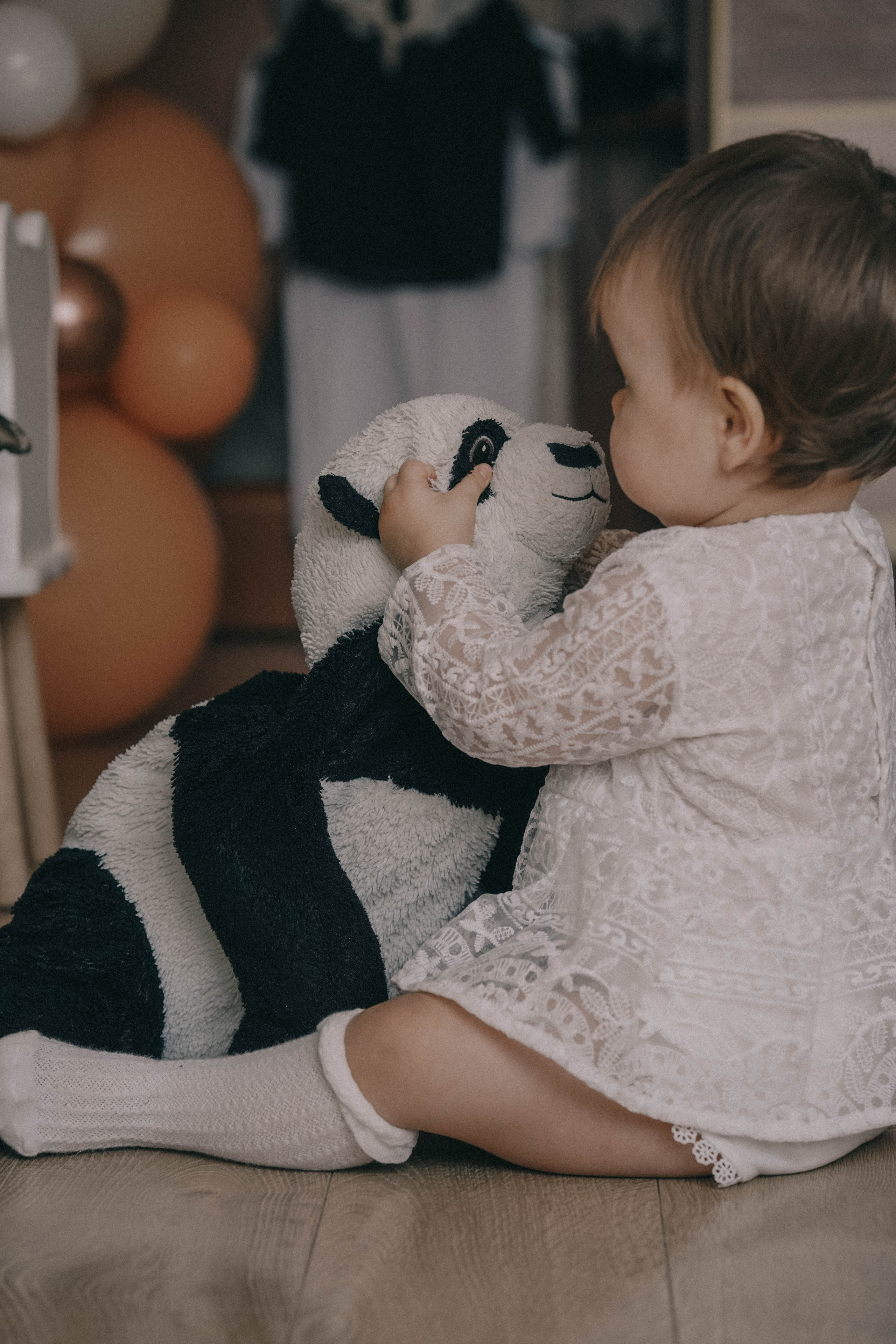 Она стала его нежностью. Семейный и свадебный фотограф