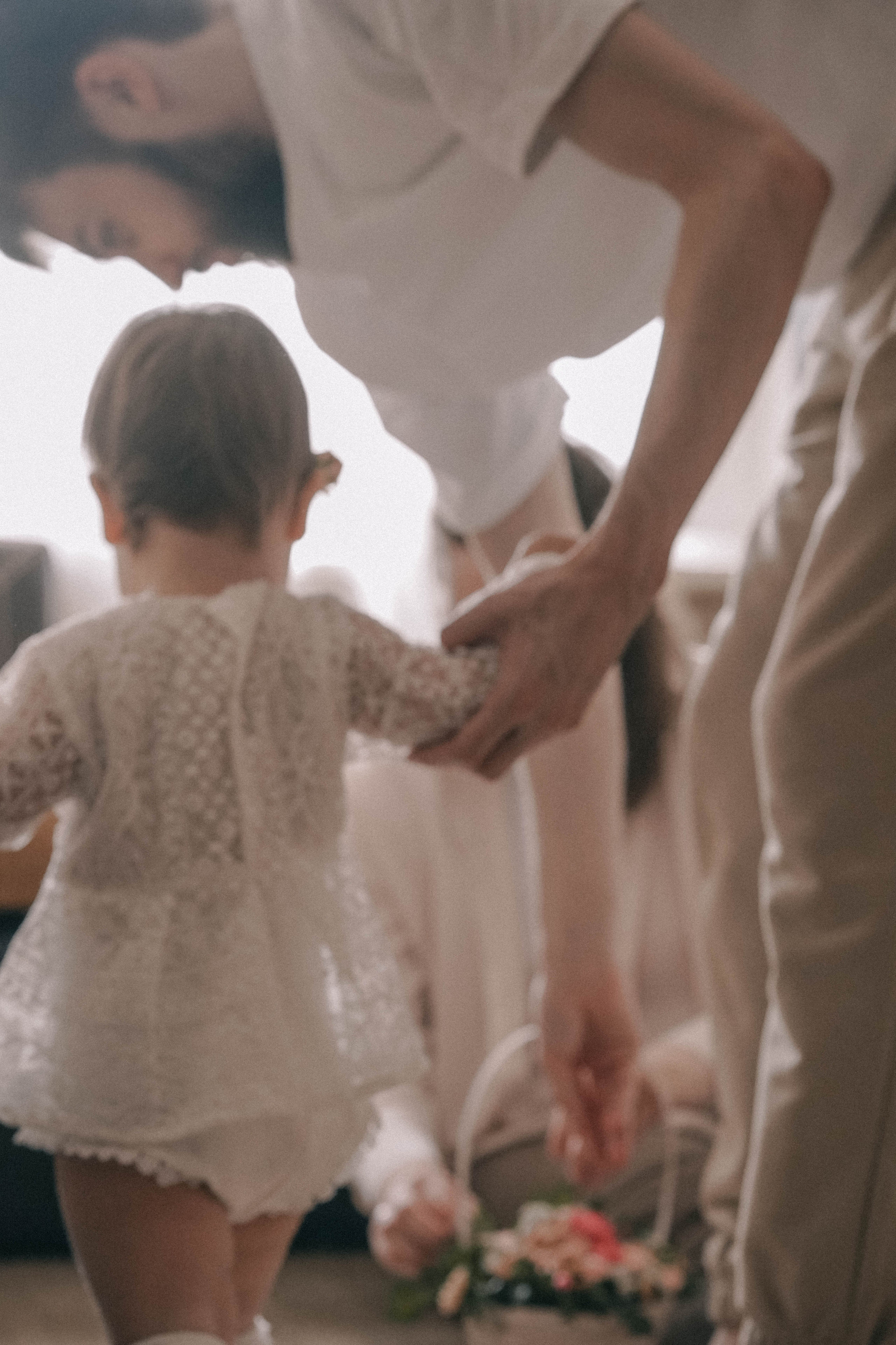 Она стала его нежностью. Семейный и свадебный фотограф