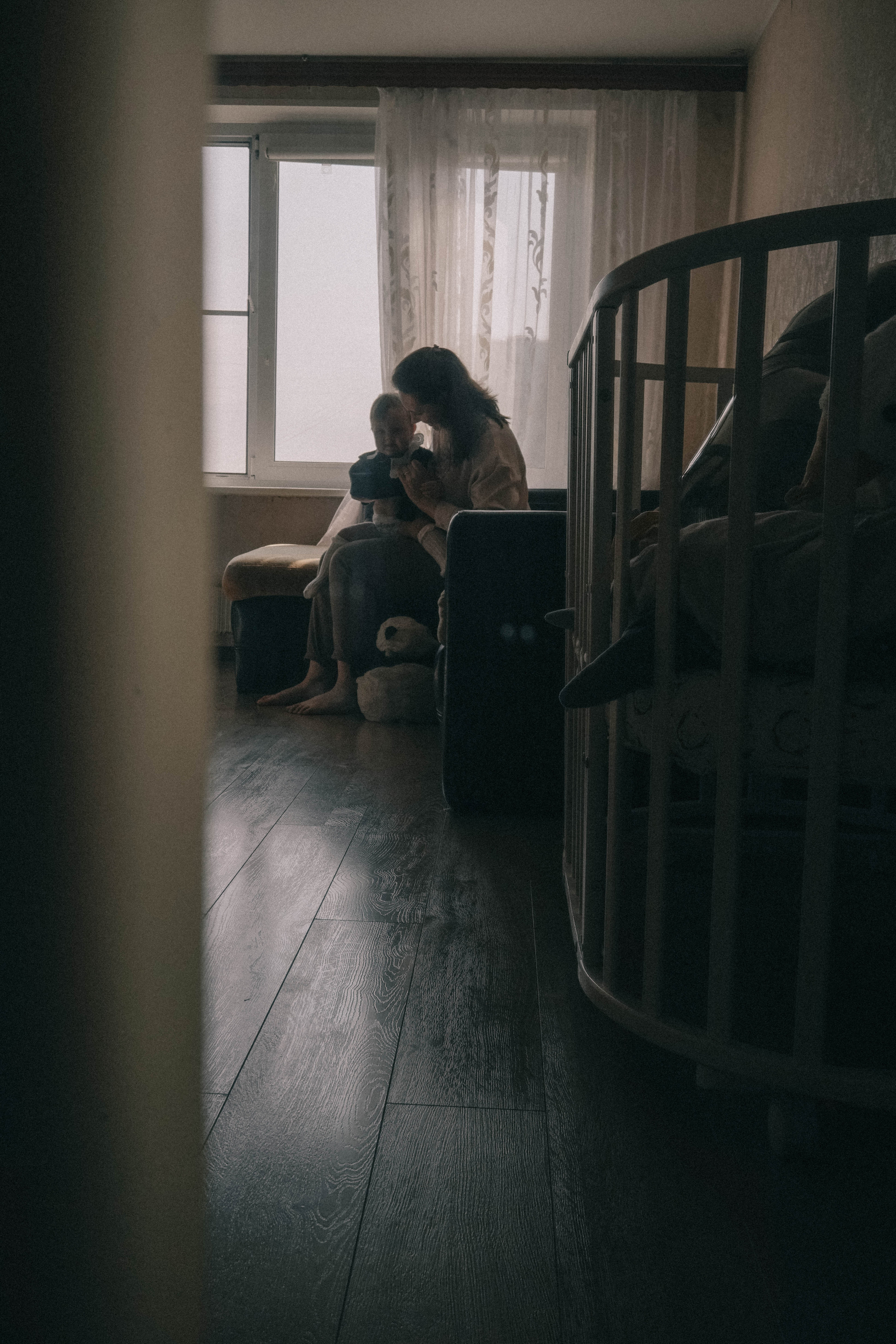 Она стала его нежностью. Семейный и свадебный фотограф