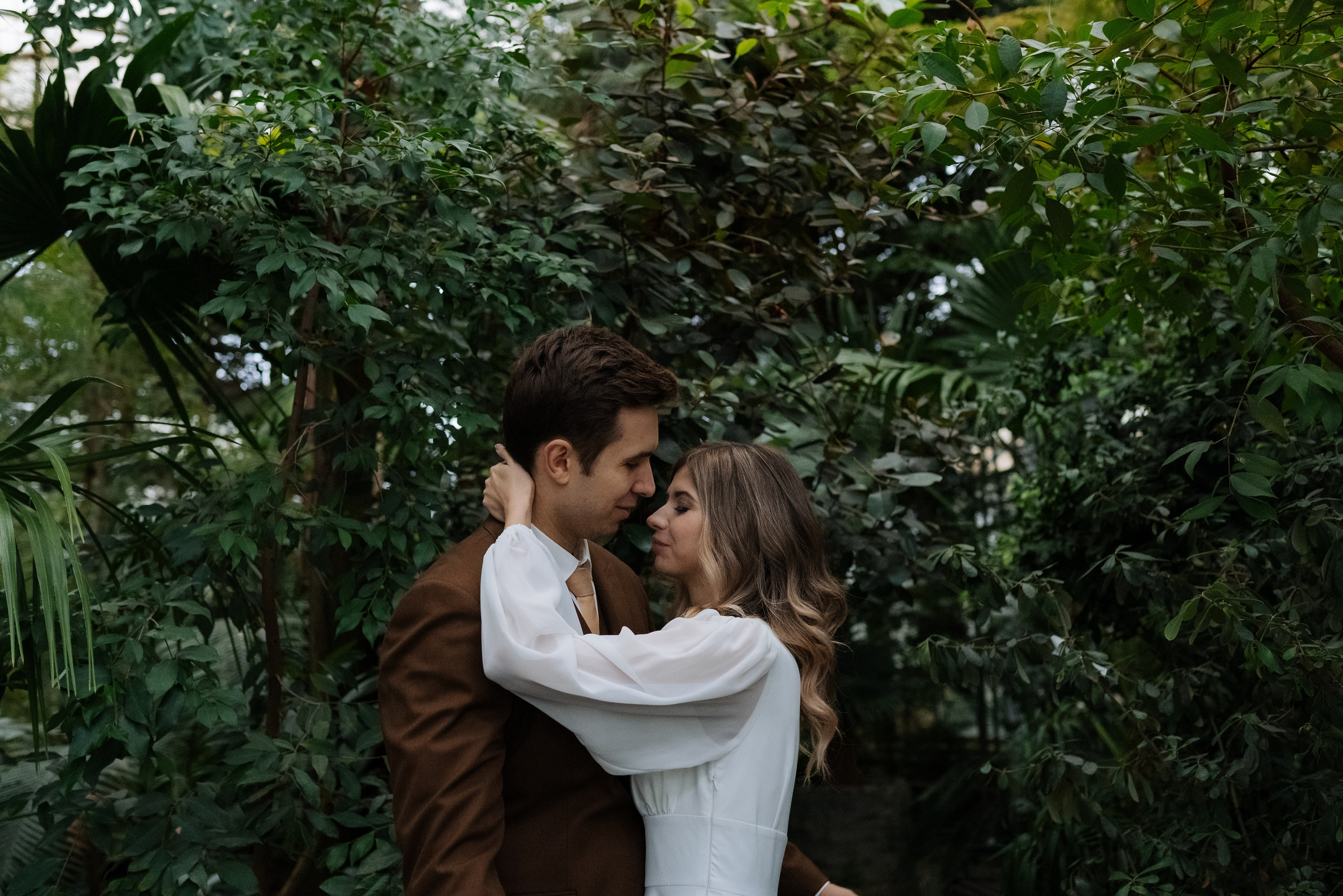 Свадебная фотосессия в оранжерее, Москва. Свадебный фотограф в Москве Анна Полушина