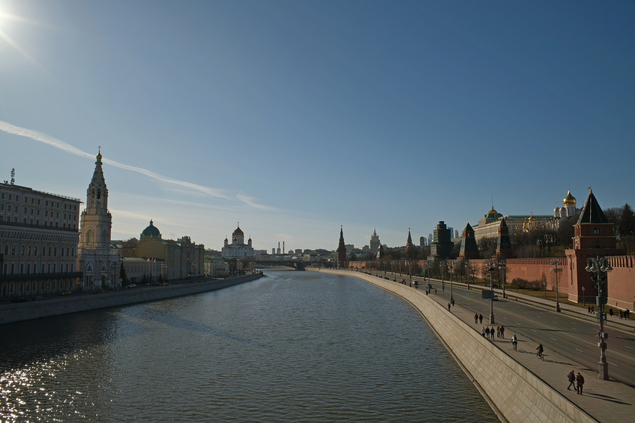 Улица, люди, жизнь…