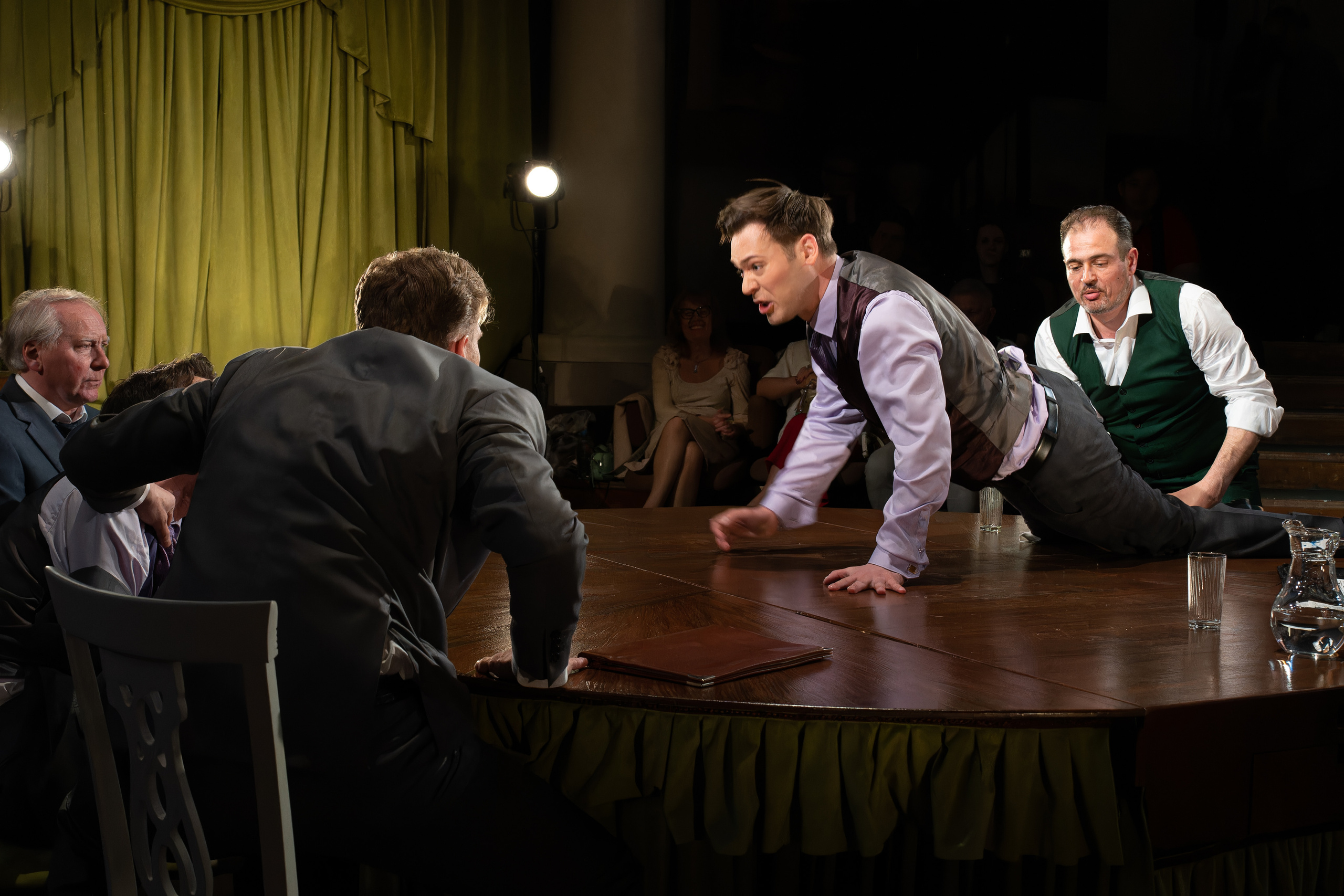 Театр Сфера: Ревизор. Сайт фотографа Сергея Абрамова