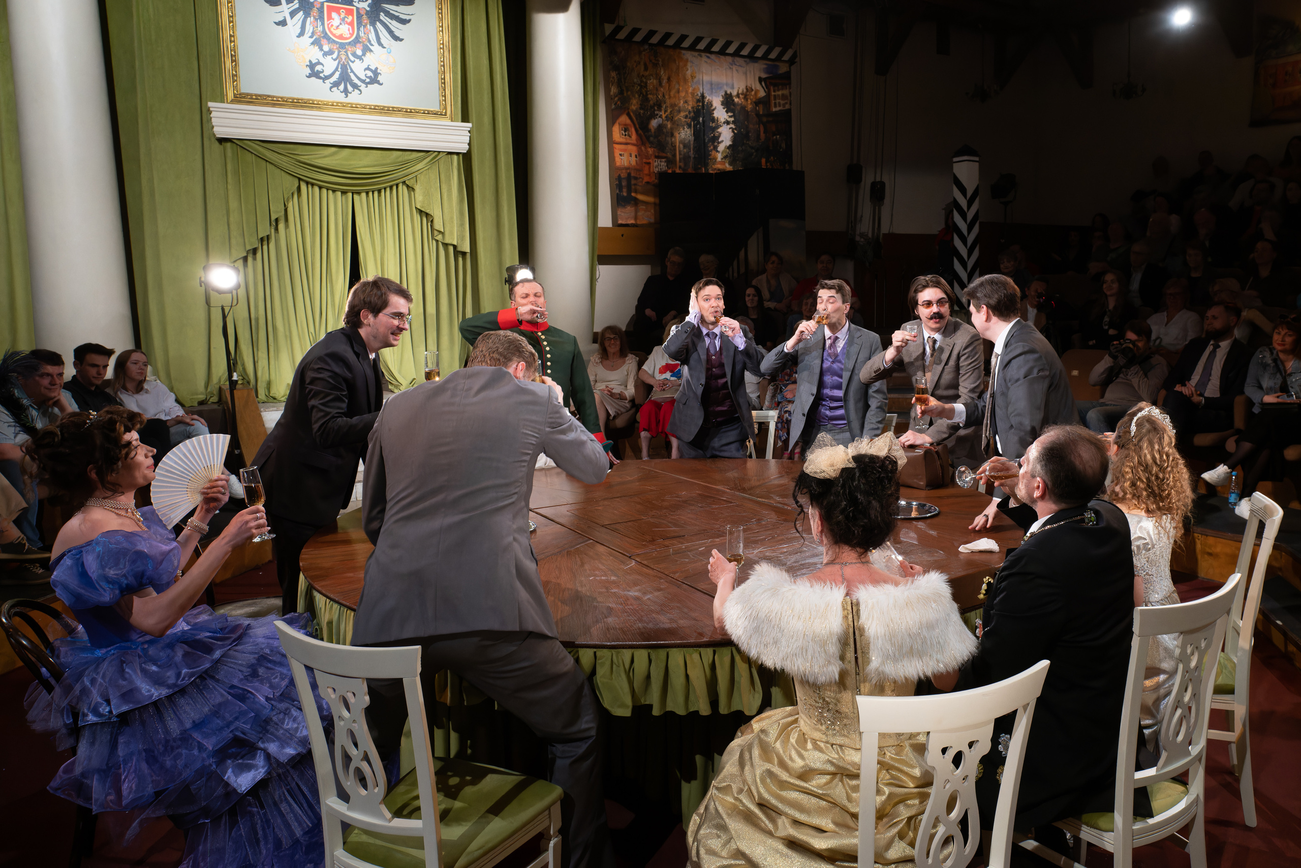 Театр Сфера: Ревизор. Сайт фотографа Сергея Абрамова