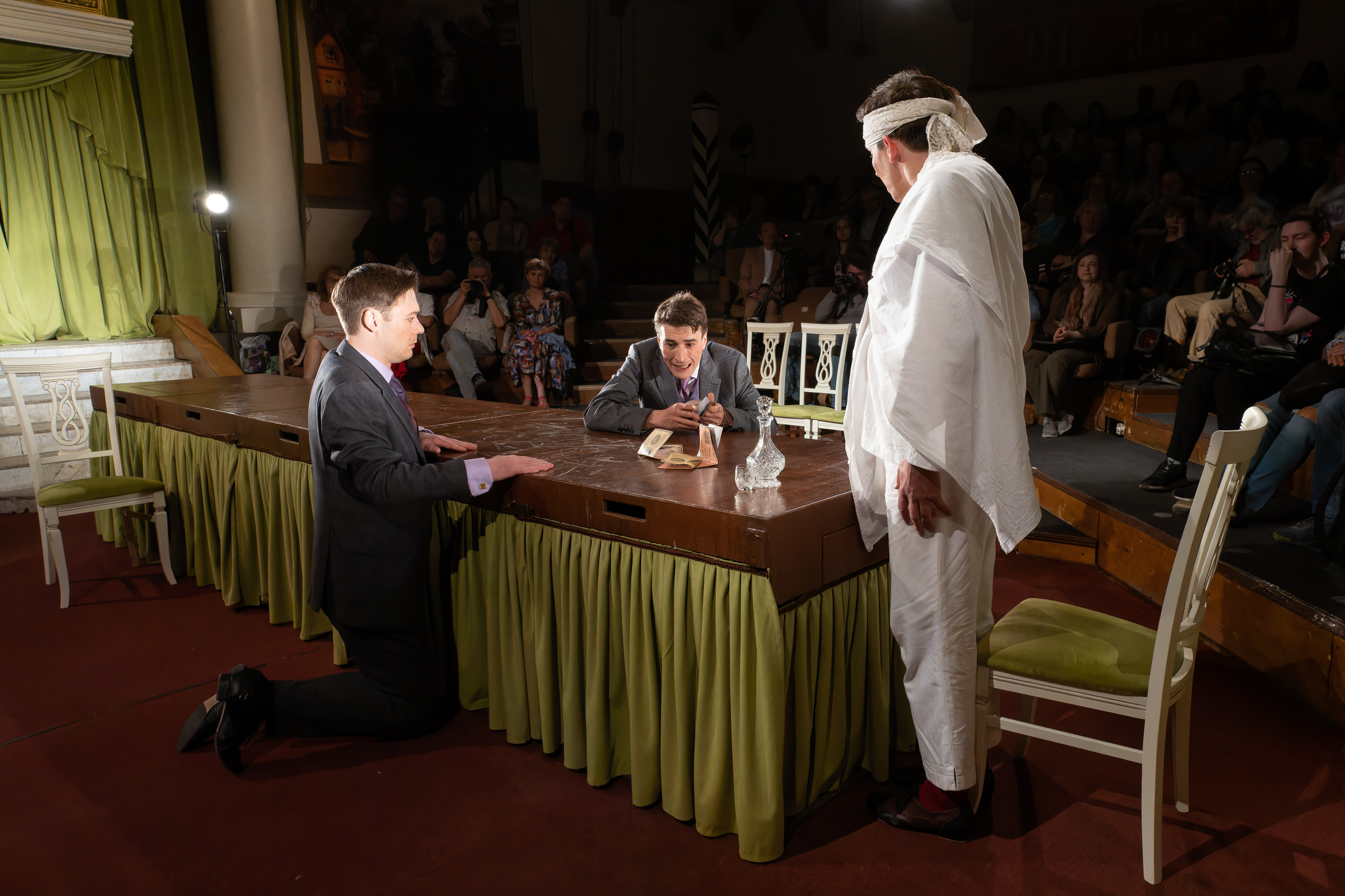 Театр Сфера: Ревизор. Сайт фотографа Сергея Абрамова