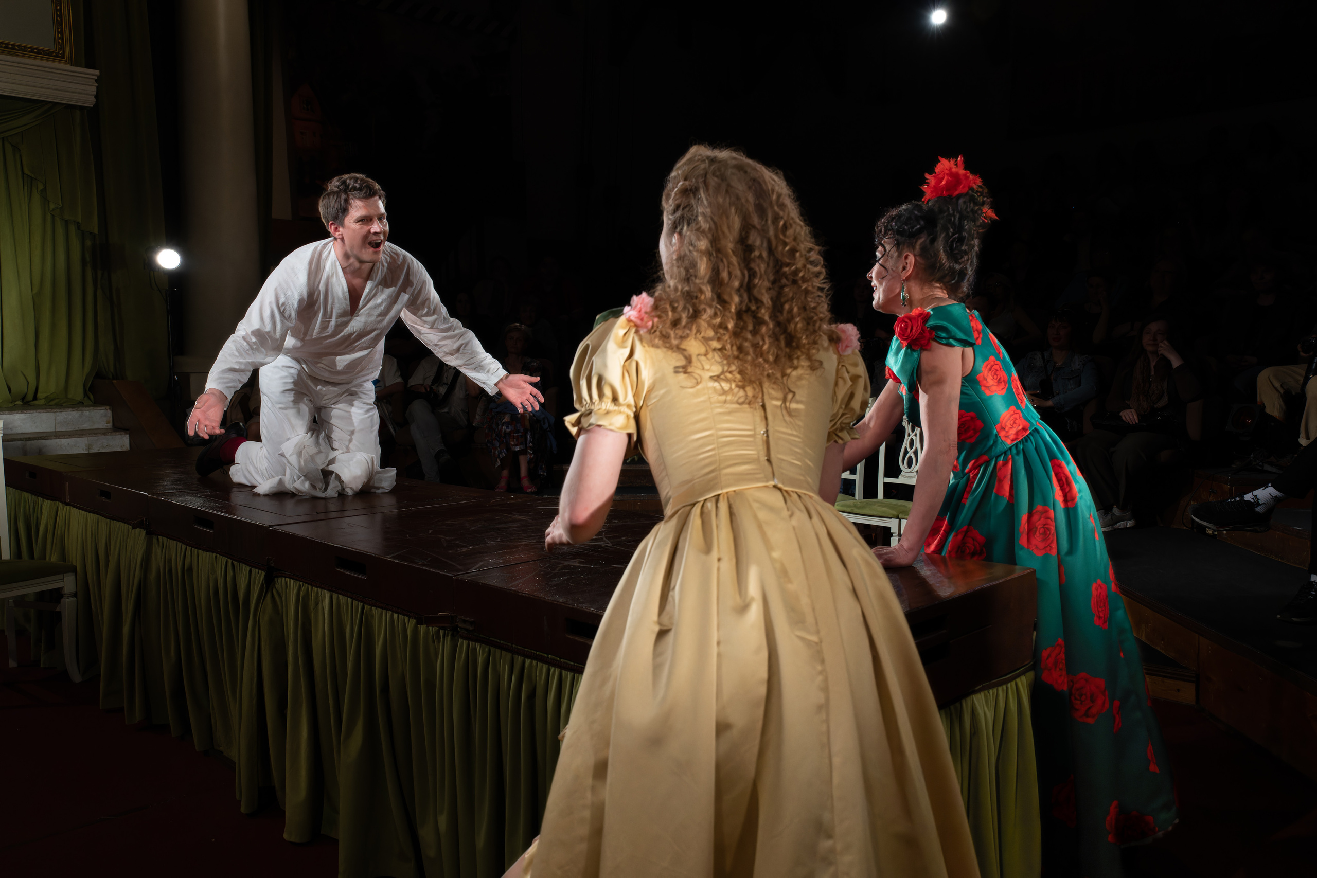 Театр Сфера: Ревизор. Сайт фотографа Сергея Абрамова