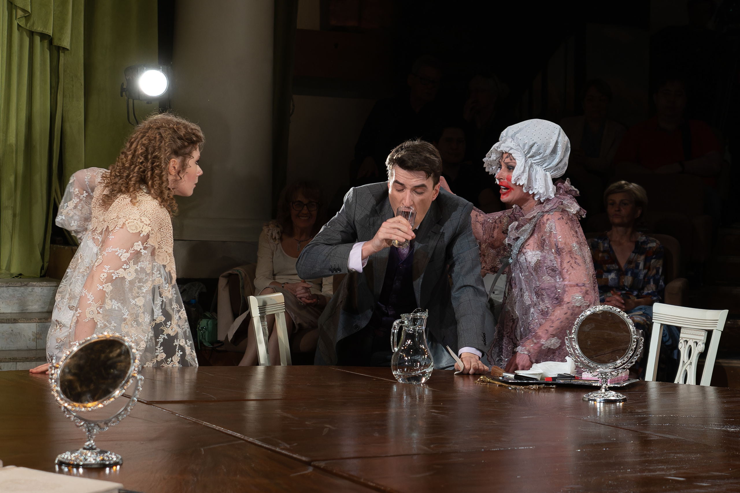 Театр Сфера: Ревизор. Сайт фотографа Сергея Абрамова