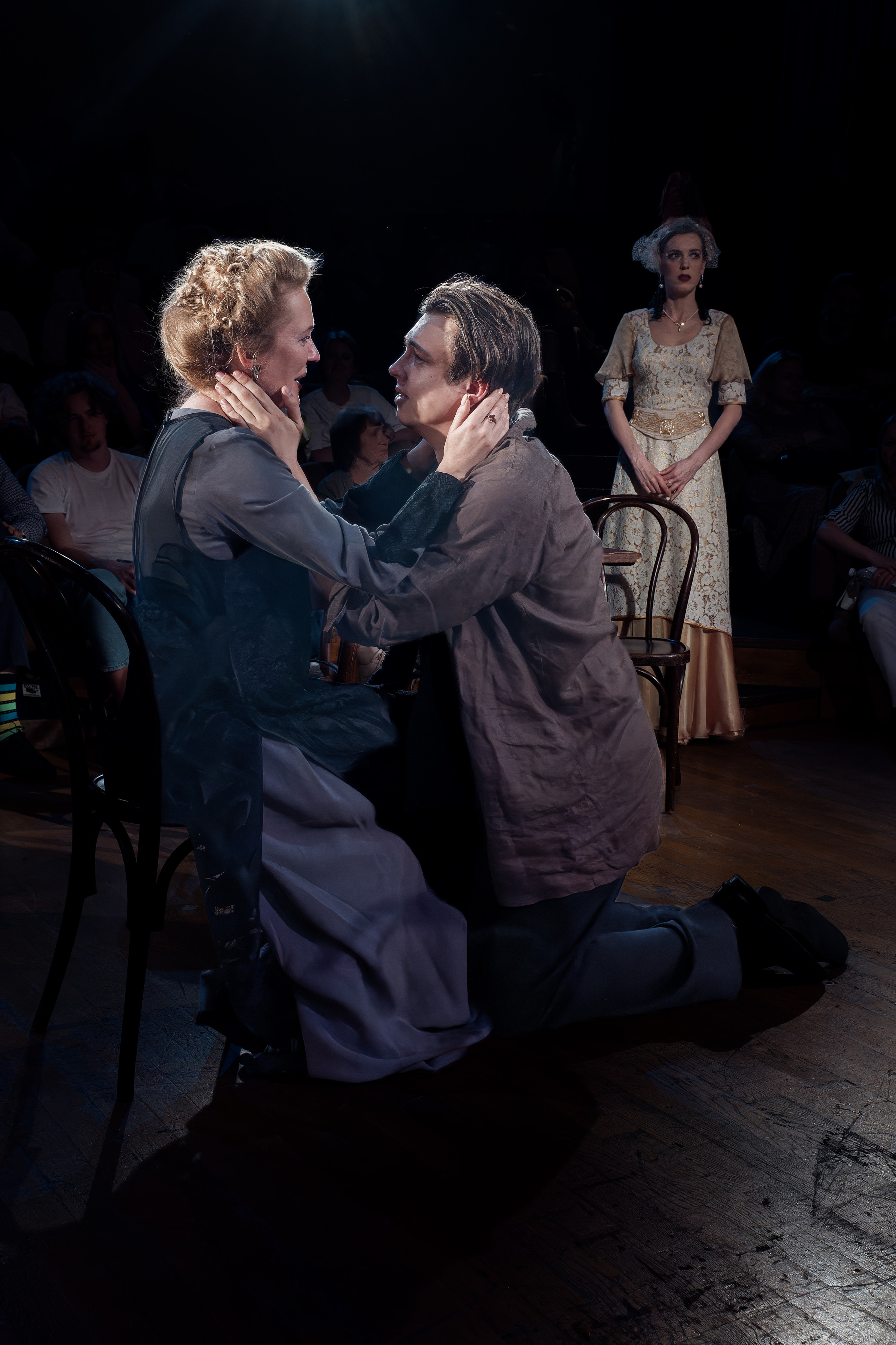 Театр Сфера: Без вины виноватые. Сайт фотографа Сергея Абрамова