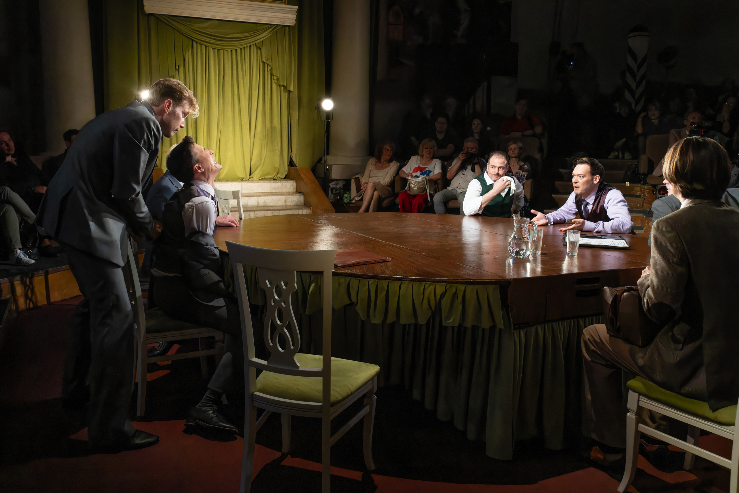 Театр Сфера: Ревизор. Сайт фотографа Сергея Абрамова