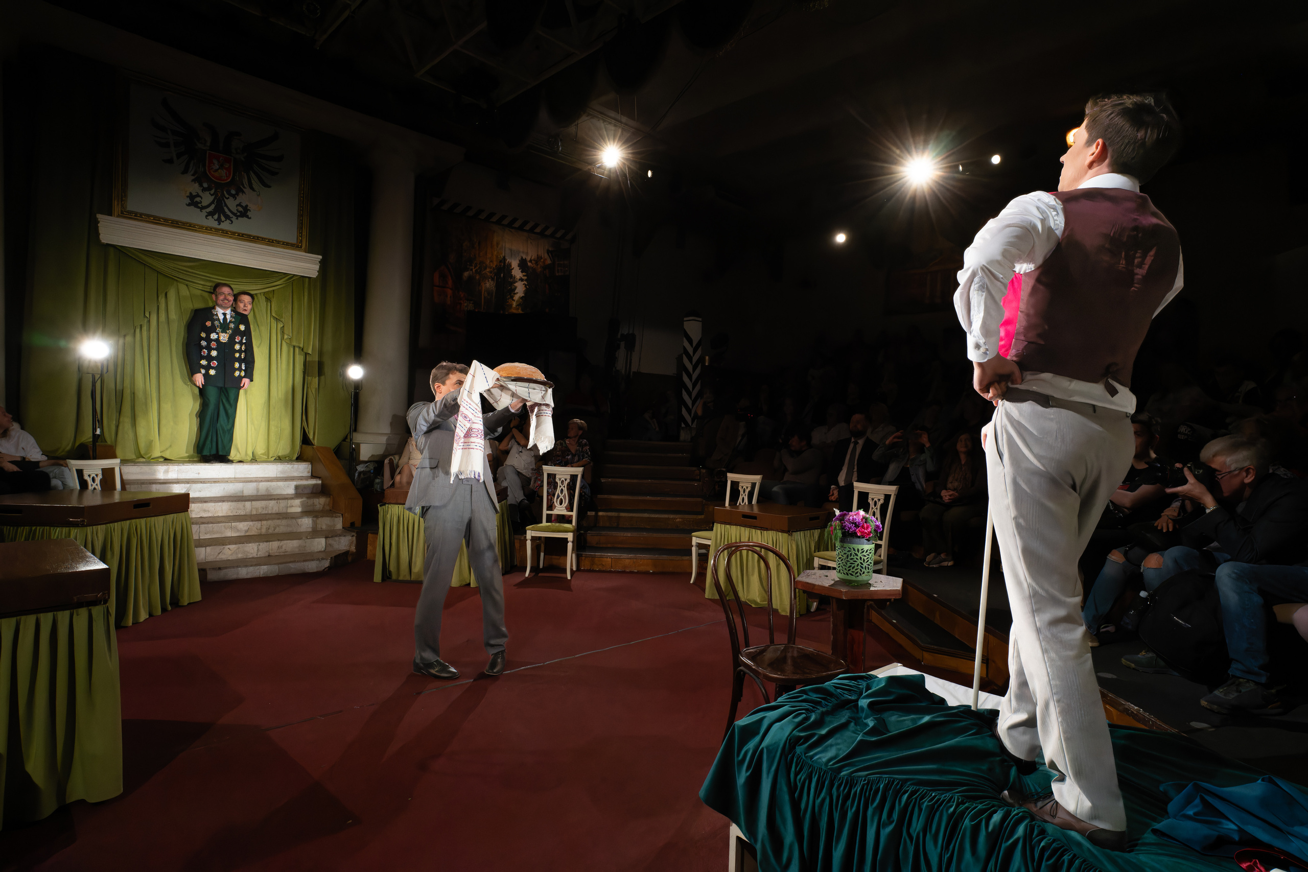 Театр Сфера: Ревизор. Сайт фотографа Сергея Абрамова