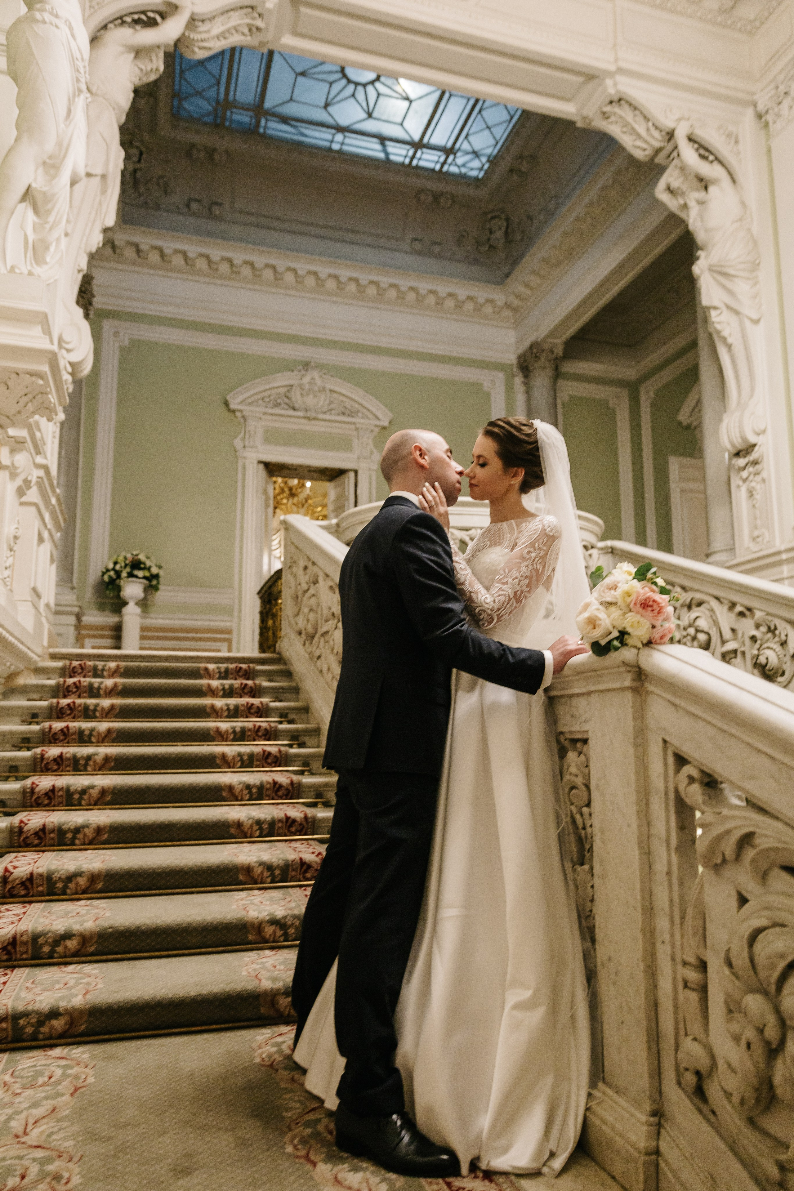 ОКТЯБРЬ | Дворец № 1 Талион, Особняк военного министра. Свадебный фотограф в Санкт-Петербурге Полина Корзухина