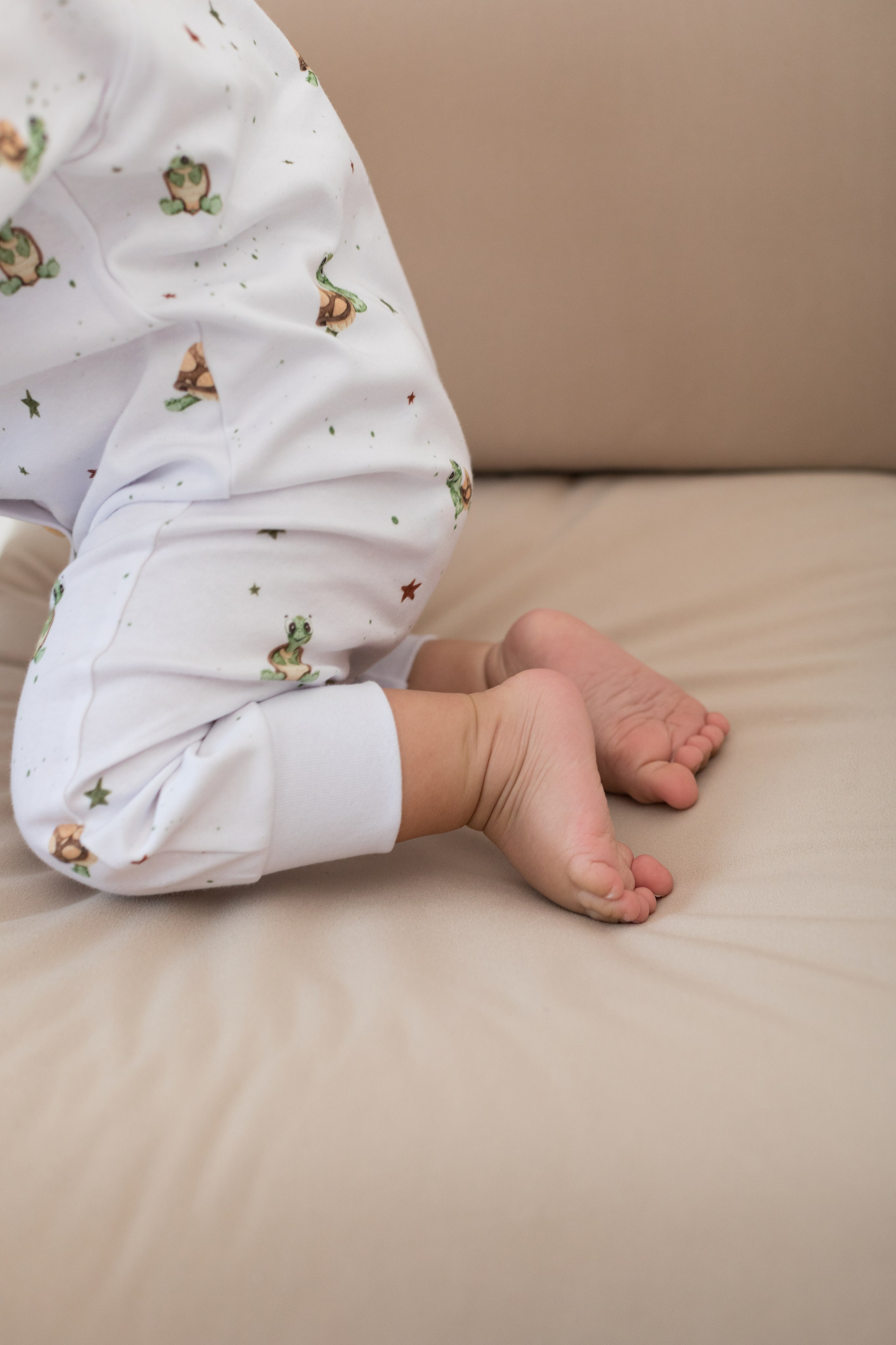 Фотосессия одежды для новорожденных детей. Детский и контент фотограф Надя Волкова Санкт-Петербург