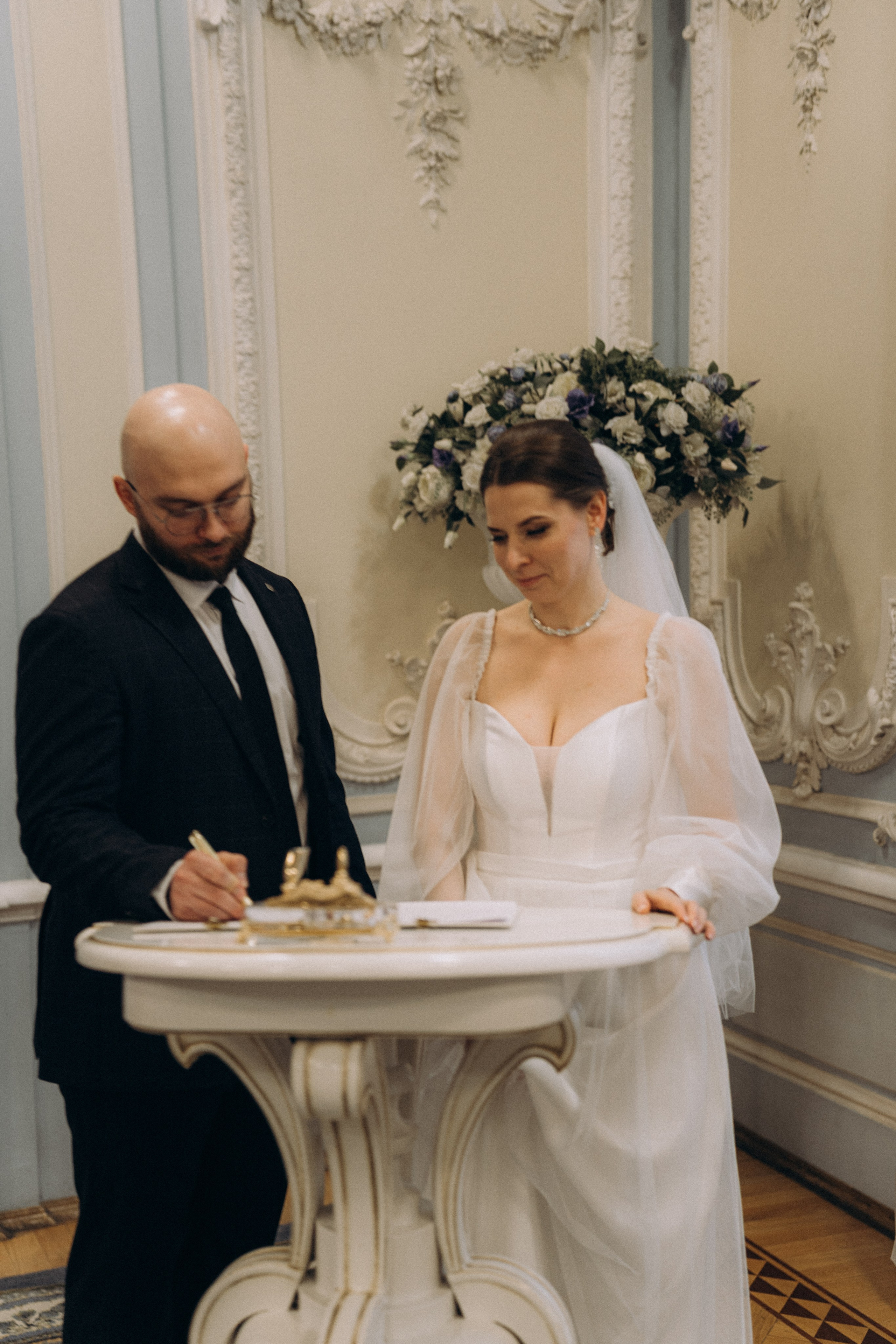 СВАДЕБНАЯ СЬЕМКА ВО ВТОРОМ ДВОРЦЕ (ДЕКАБРЬ) ТАКЖЕ СЬЕМКА В СТУДИИ НА ЧЕРНЫШЕВСКОЙ. Профессиональный фотограф, Санкт-Петербург — Виктория Богомолова