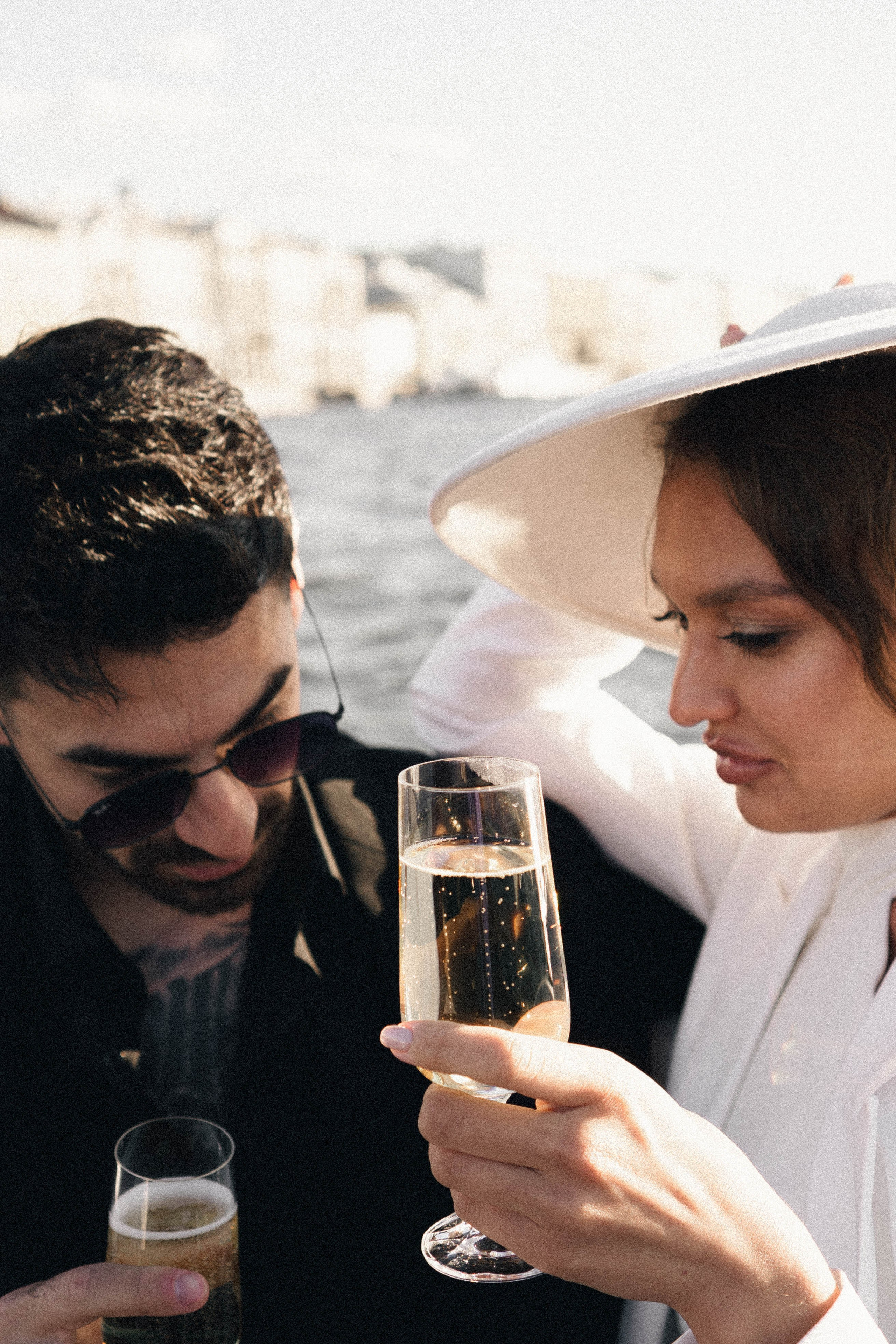 СВАДЕНБНАЯ СЬЕМКА НА КАТЕРЕ ПО КАНАЛАМ САНКТ-ПЕТЕРБУРГА И В АКВАТОРИИ НЕВЫ. Профессиональный фотограф, Санкт-Петербург — Виктория Богомолова