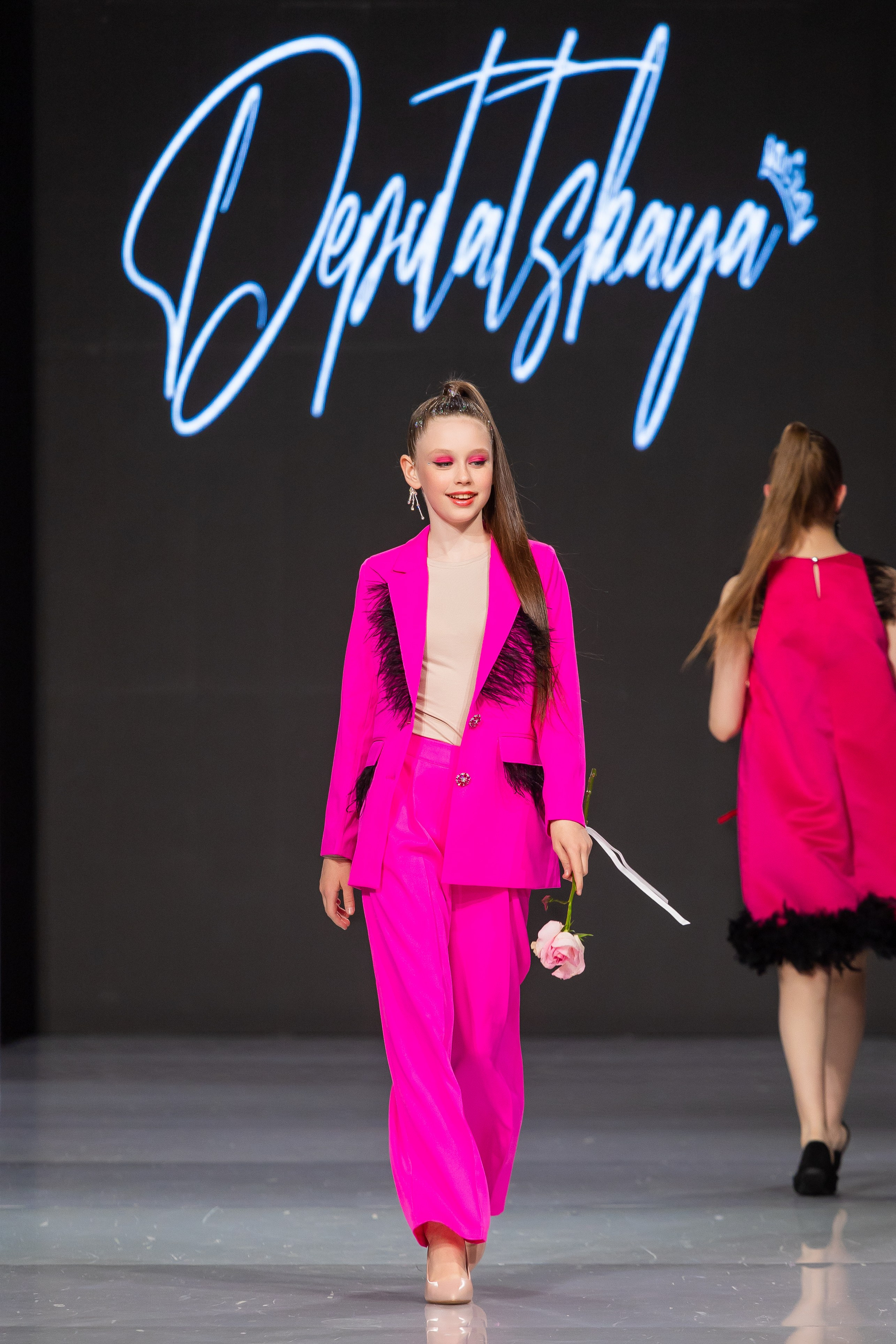 Estet Fashion Week. Photomantis