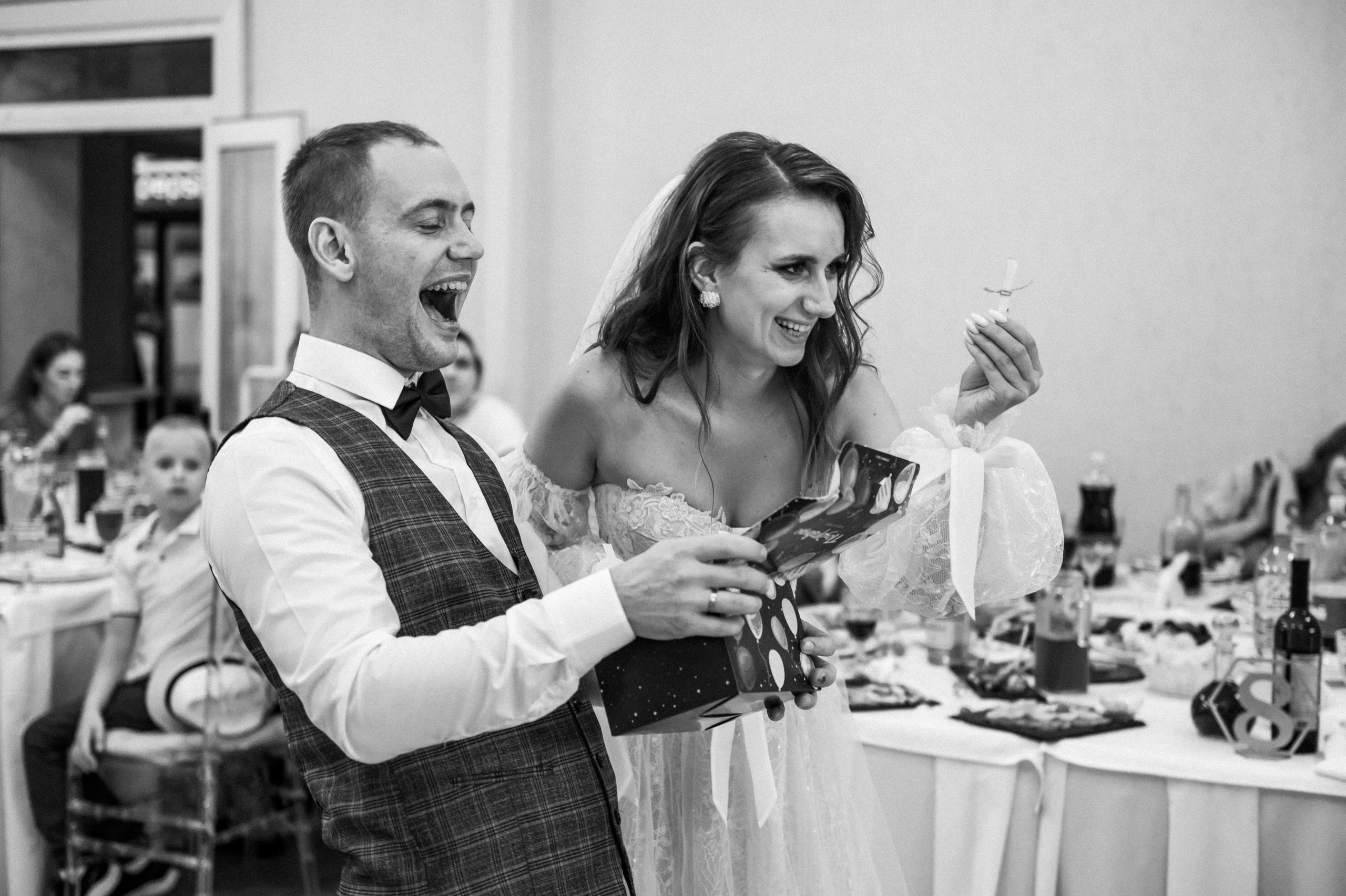 Свадебные фотографии. Фотограф в Барнауле Дарья Бутурлакина. Люби.Цени.Касайся