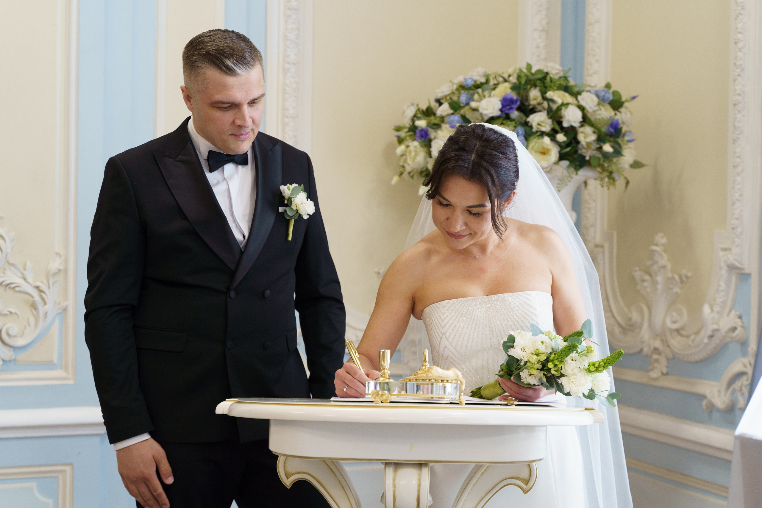 Во Дворце бракосочетания № 2. Professional photoartist in St. Petersburg (wedding, reportage, portrait, model book, love story) Alexander Shvedov