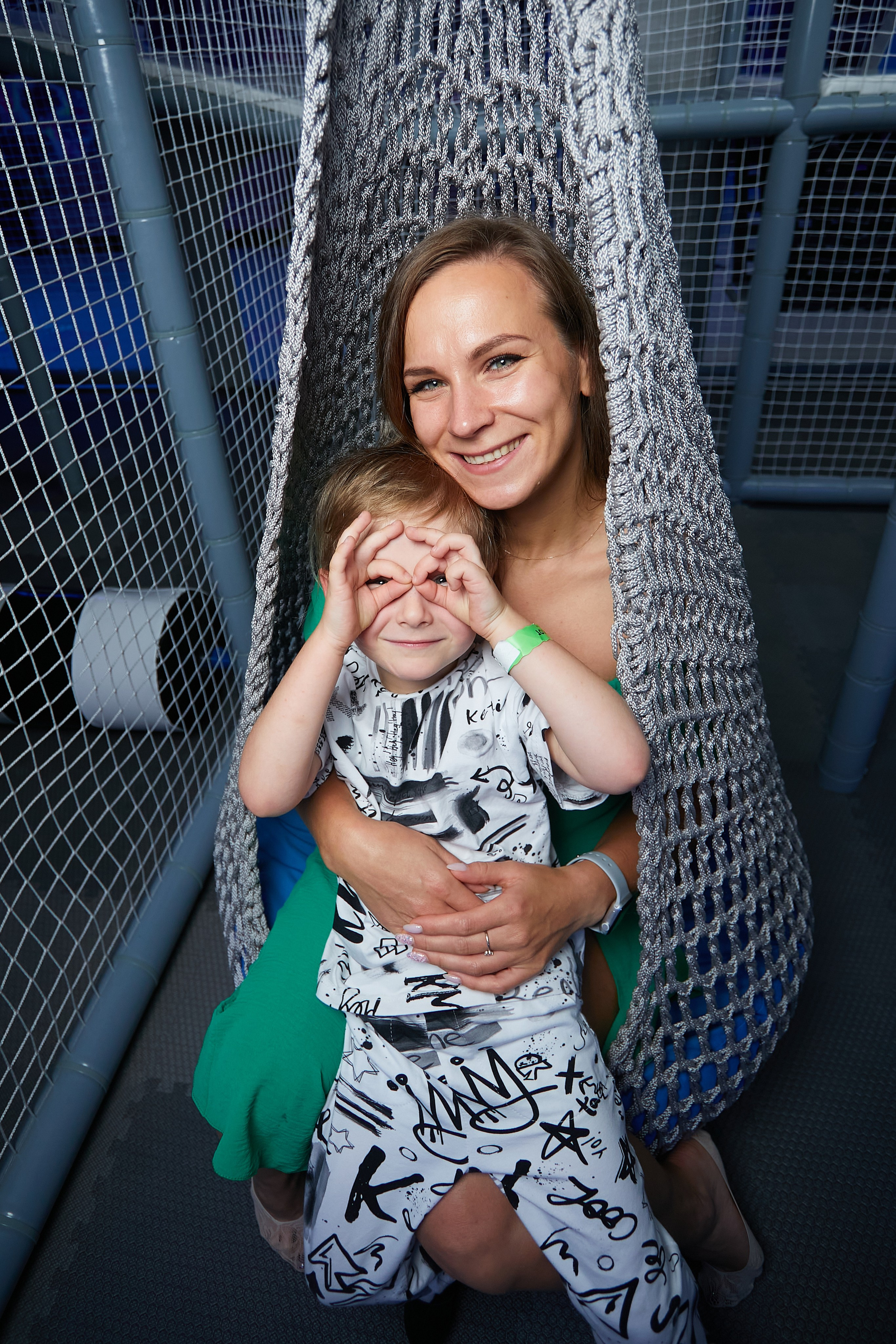 kogan.studio - мама с сыном позируют для фото