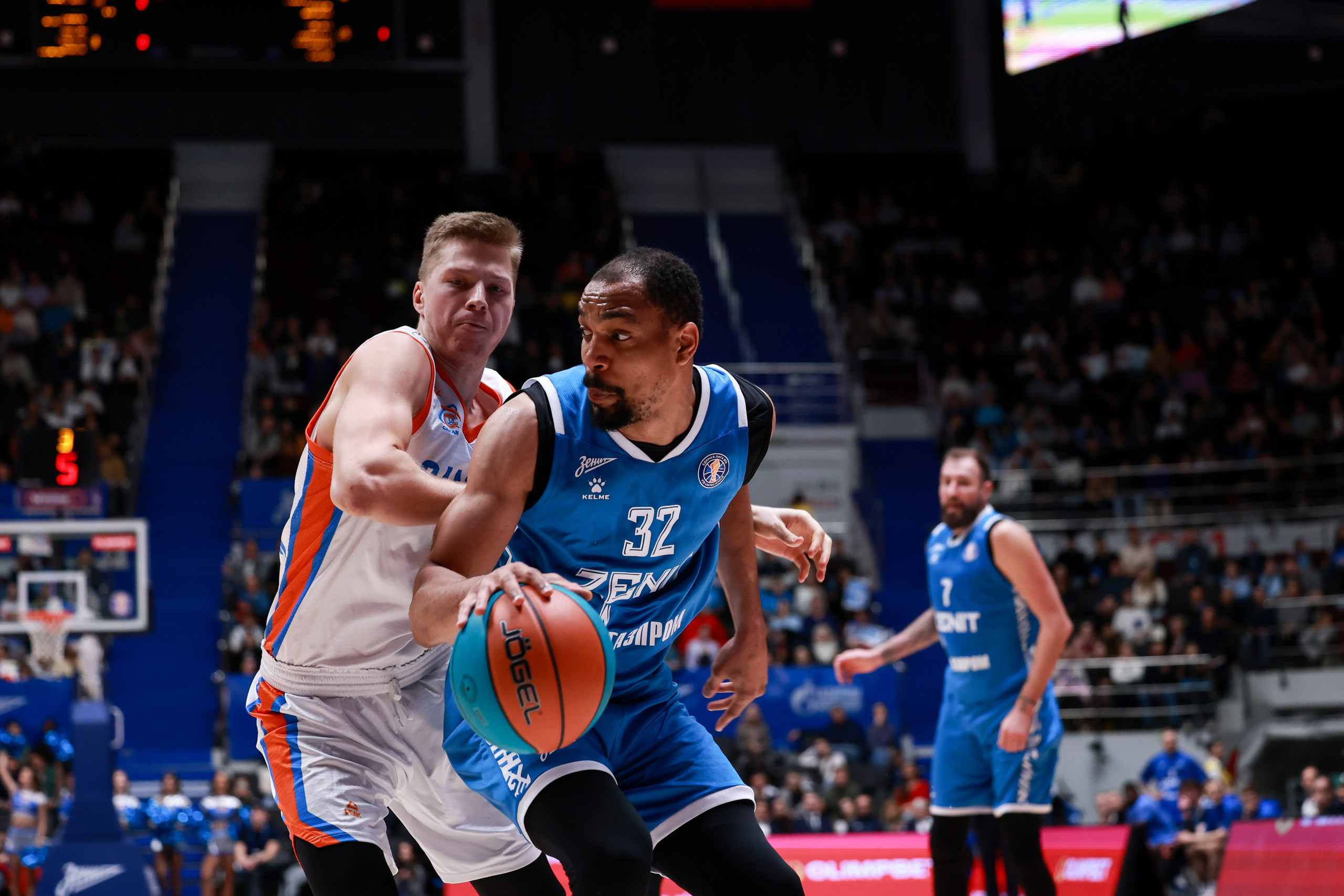 БК Зенит — БК Самара 30.10.2024. Спортивный и репортажный фотограф Антон Тереханов