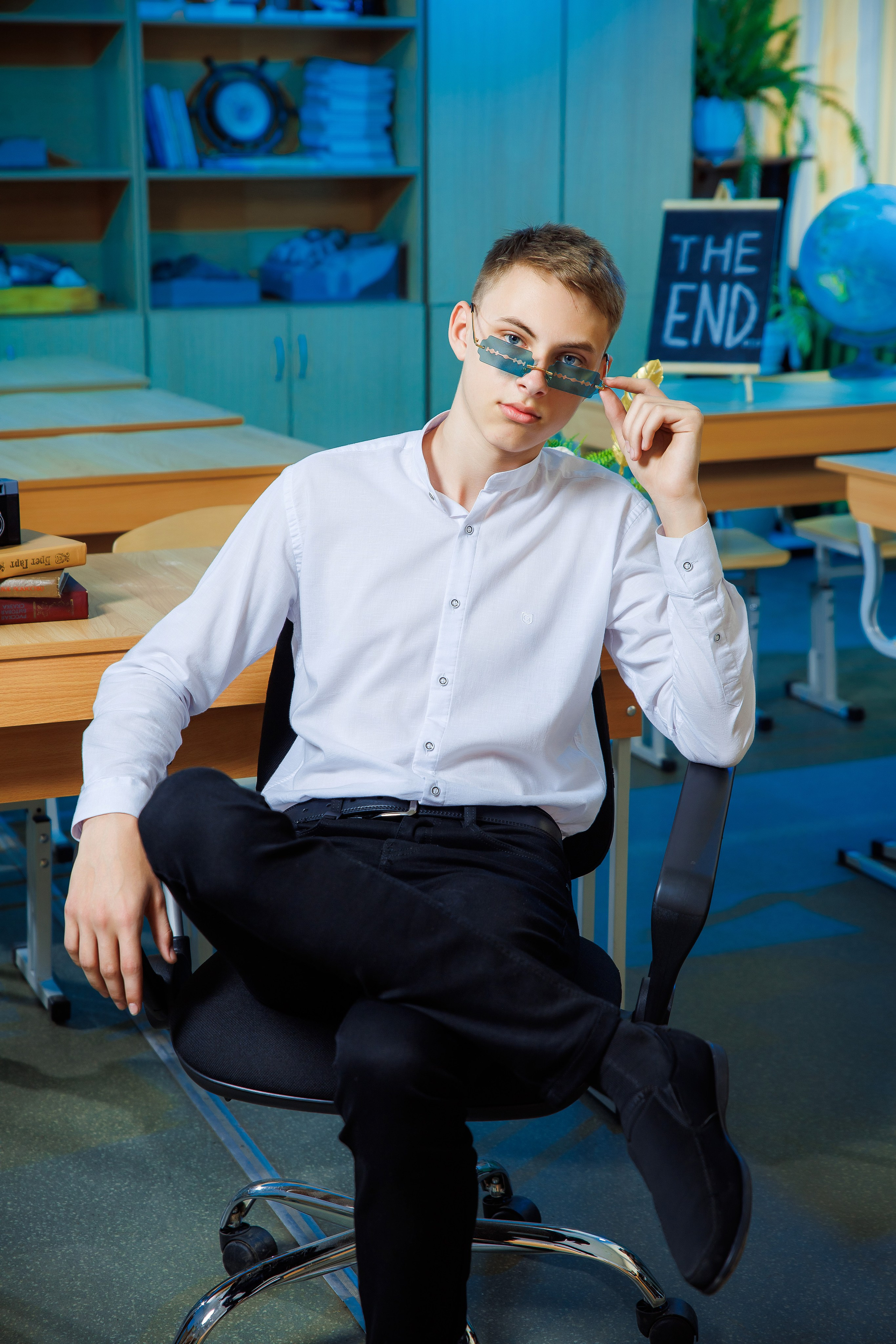 МОДЕРН. Выпускные альбомы в Донецке и ДНР. Фотограф Донецк и ДНР