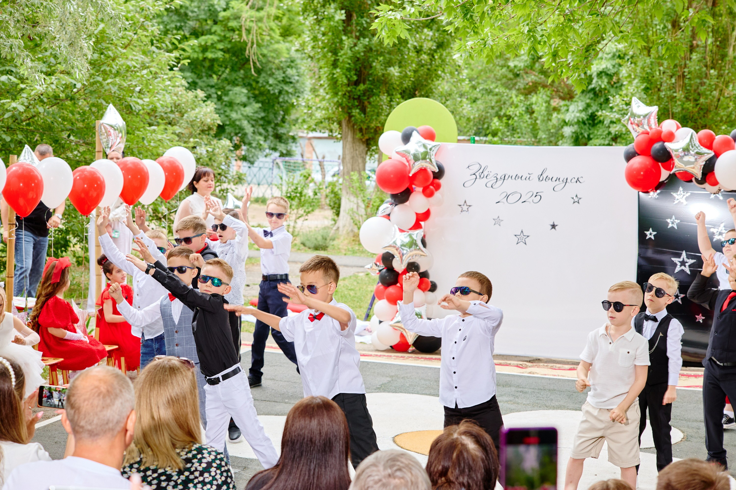 Выпускной 45 сад. Фотограф Выпускные альбомы Таганрог Сергей Коробченко