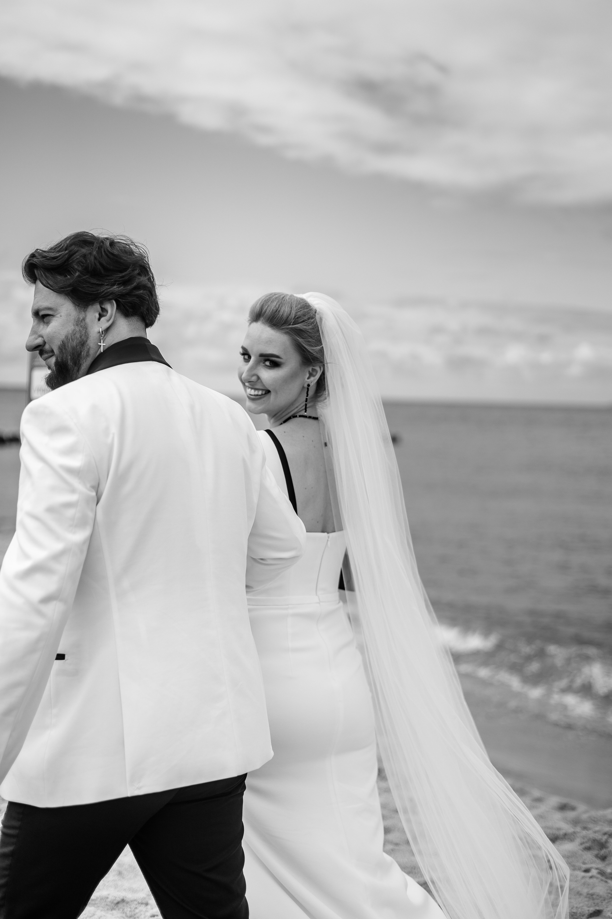 Евгений Саранцев, президент мотоклуба «Garage 13 MCC» и прекрасная Ирина. Фотограф Елена Медок Калининград