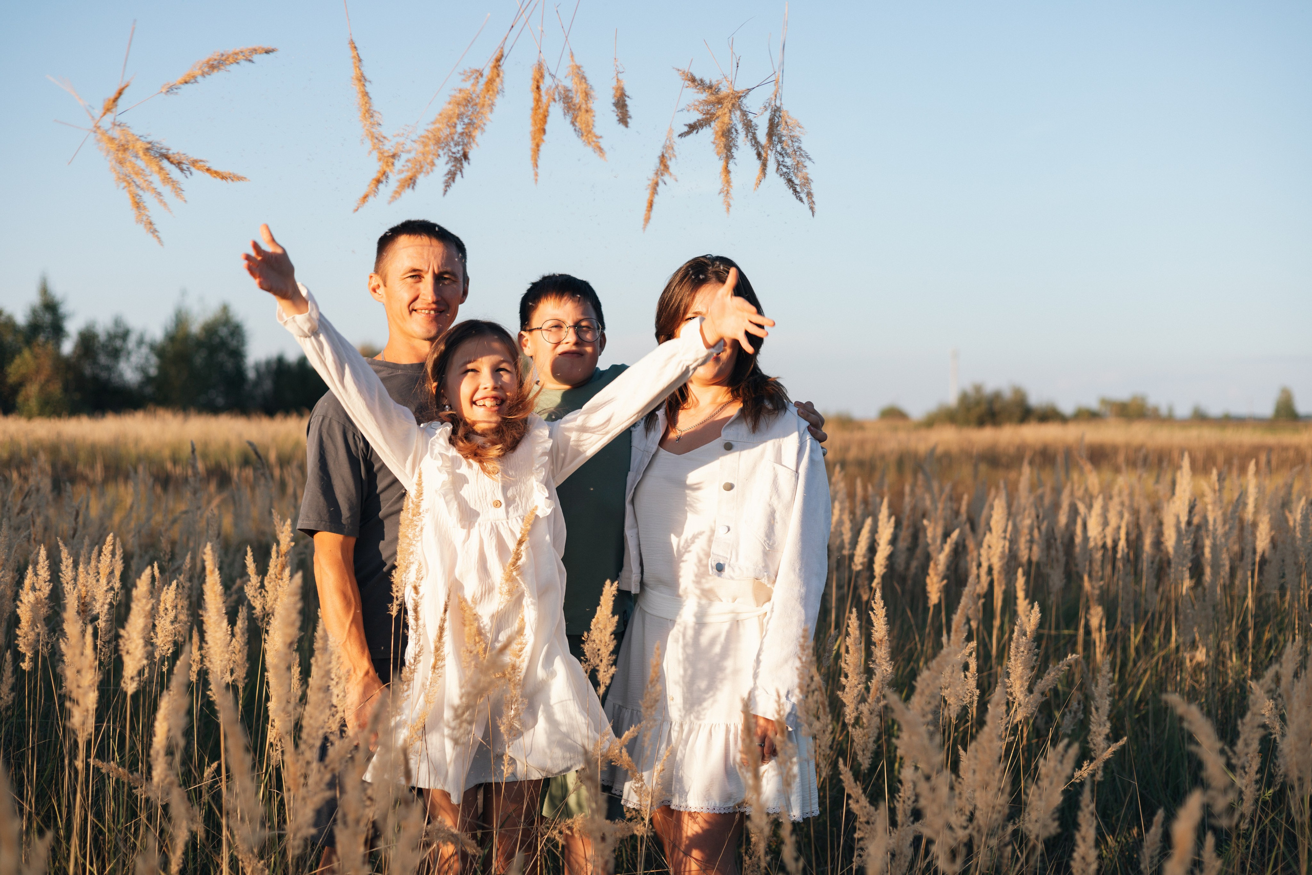 Юля, Илья, Полина, Сергей. Ваш фотограф