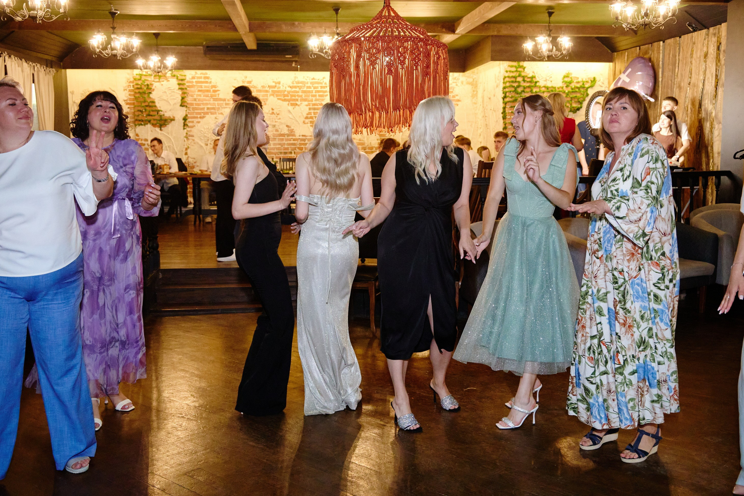 Выпускной 35 Сош. Фотограф Выпускные альбомы Таганрог Сергей Коробченко