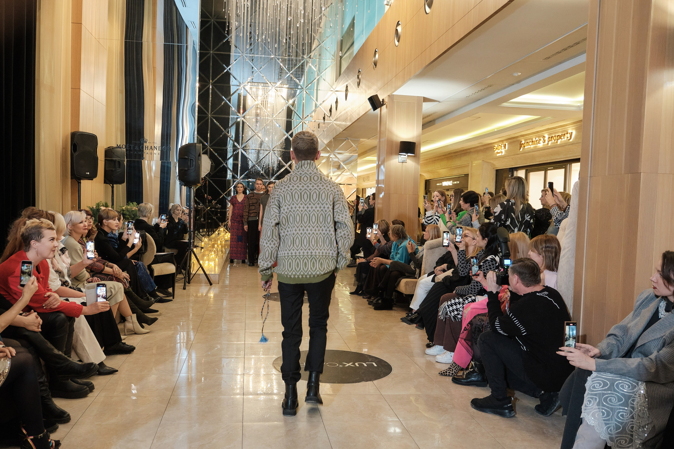 Показ коллекции (Мария Варламова). Свадебный фотограф в Екатеринбурге Соседков Евгений