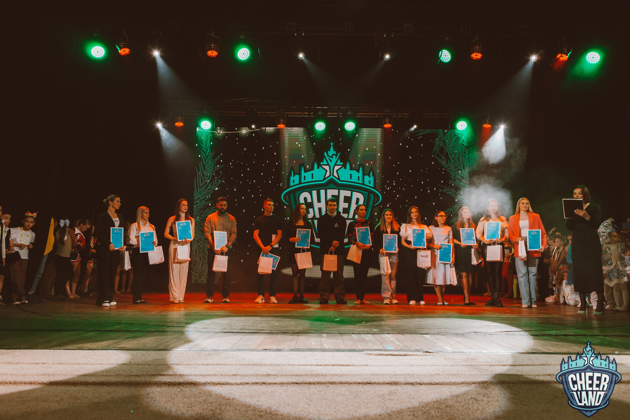 КОСМИЧЕСКОЕ НОВОГОДНЕЕ ПУТЕШЕСТВИЕ «CHEER LAND». Репортажный, семейный, свадебный, портретный фотограф