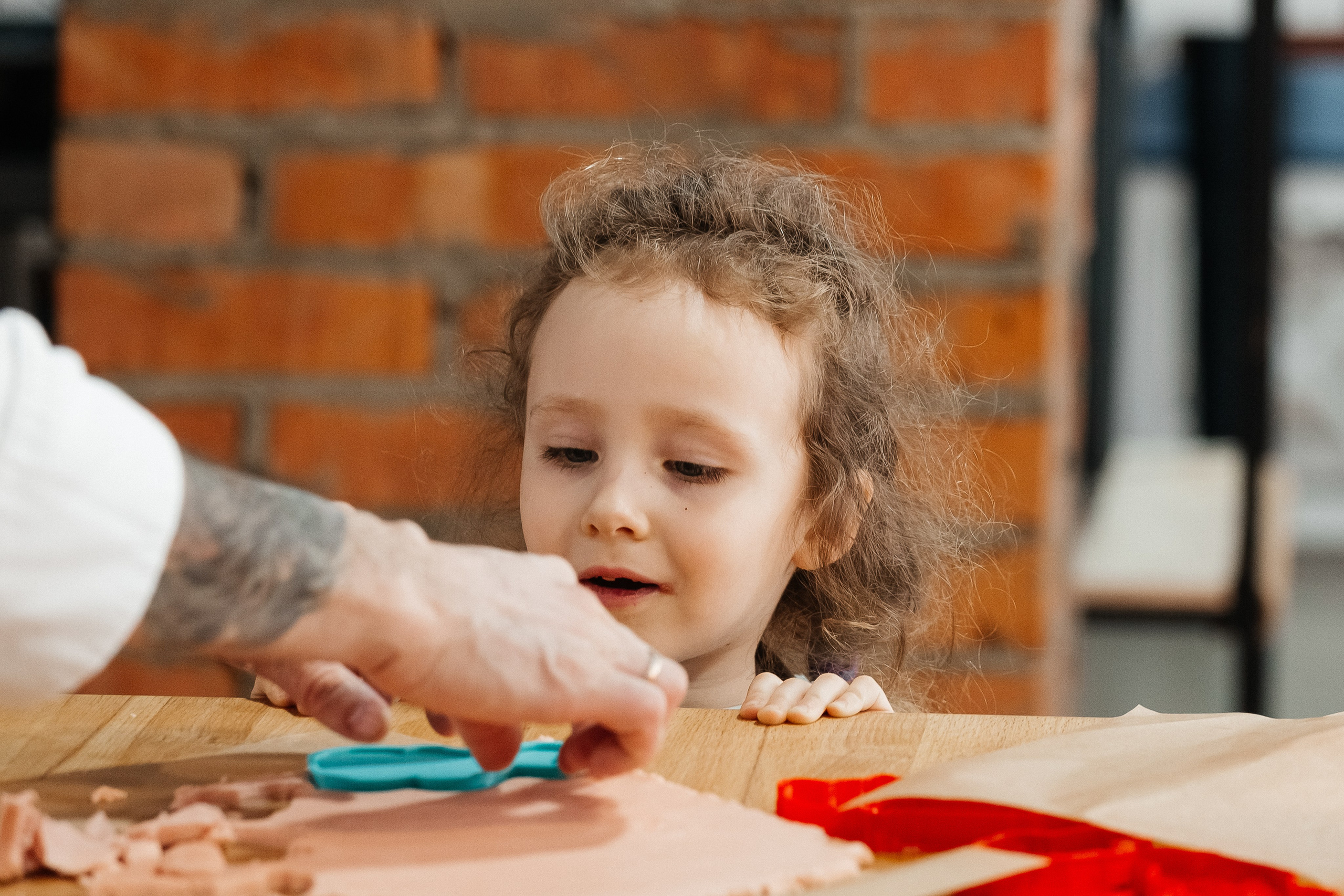 Детский мастер-класс в «АРТиШОК». Фотограф Кемерово | Сергей