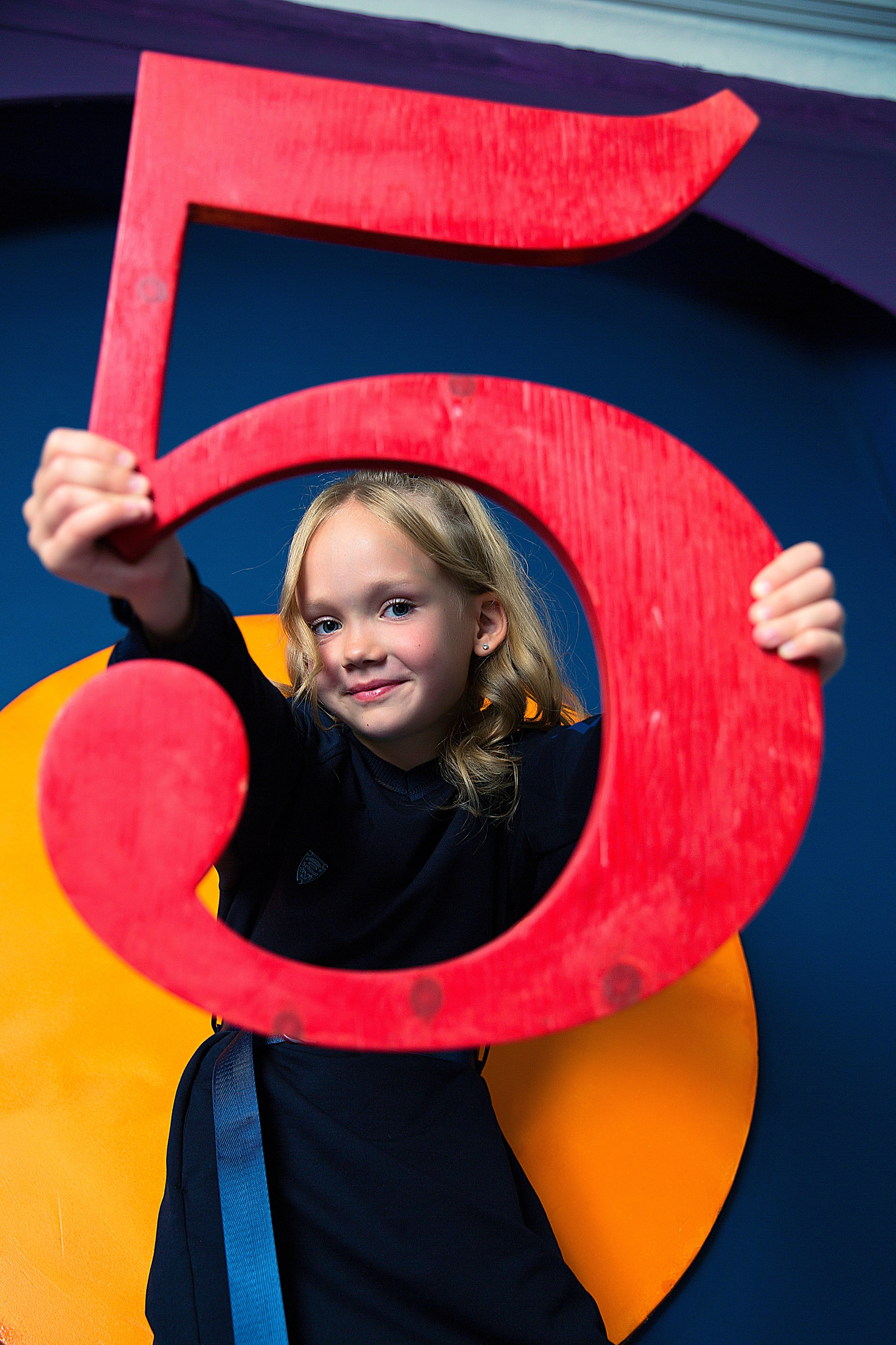 Школьница. Детский школьный фотограф в Кемерово Зиновьева Екатерина