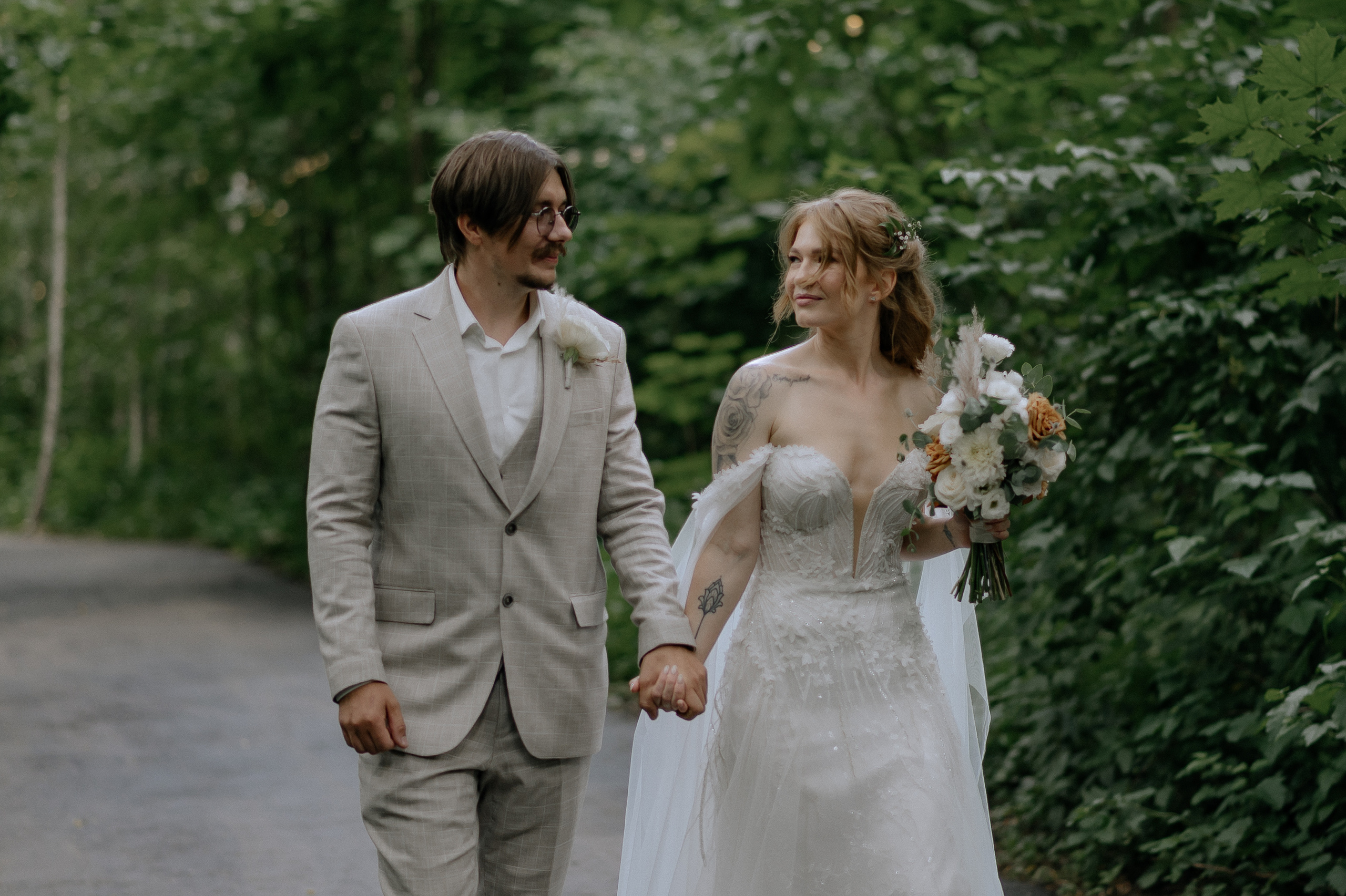 Свадебная прогулка в Forest Dew