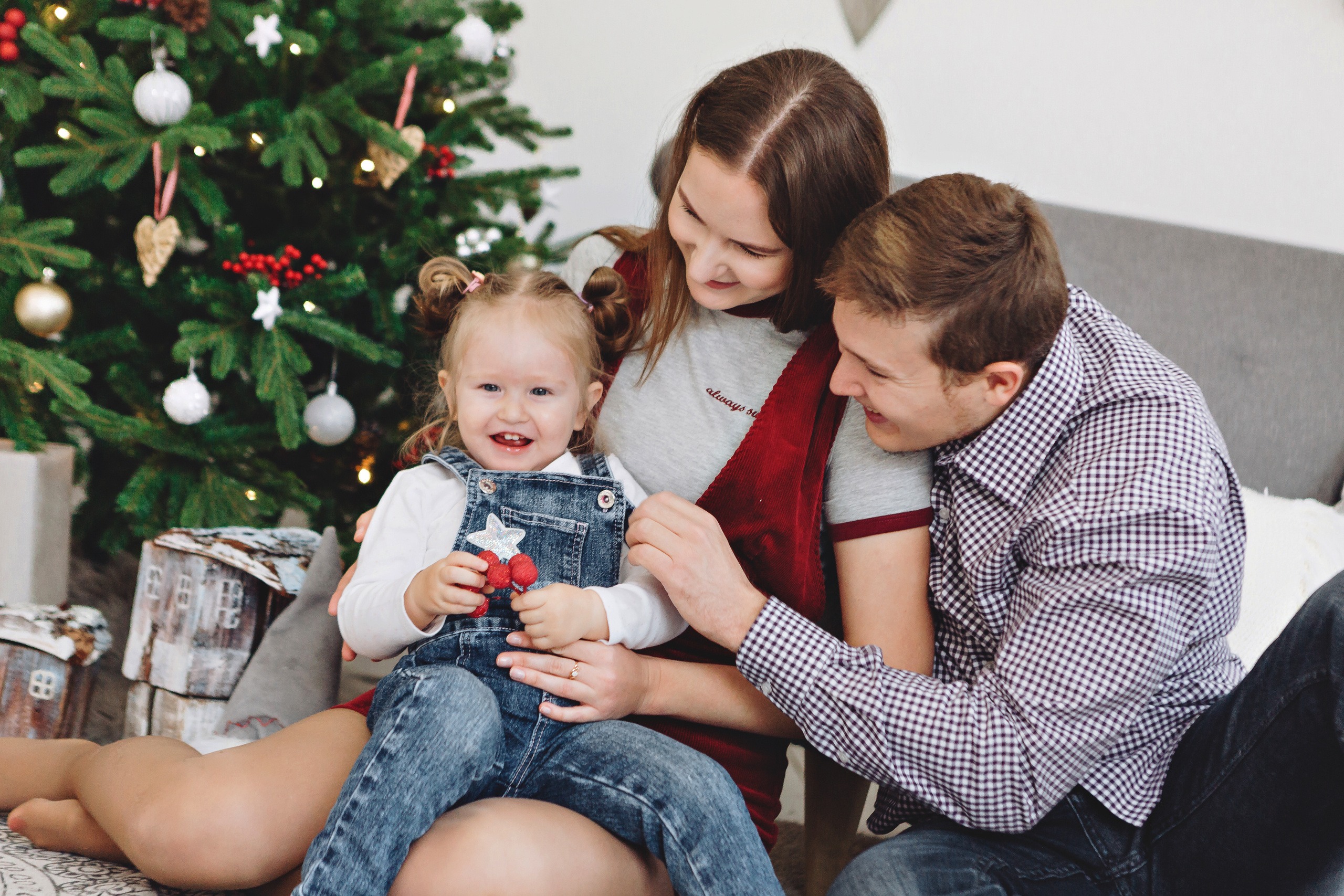 Семейная фотосессия на новый год. Фотограф Виктория Темирова Екатеринбург
